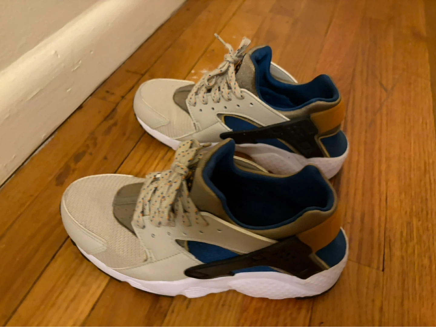 Nike Huarache Youth Sneakers US 5.5Y