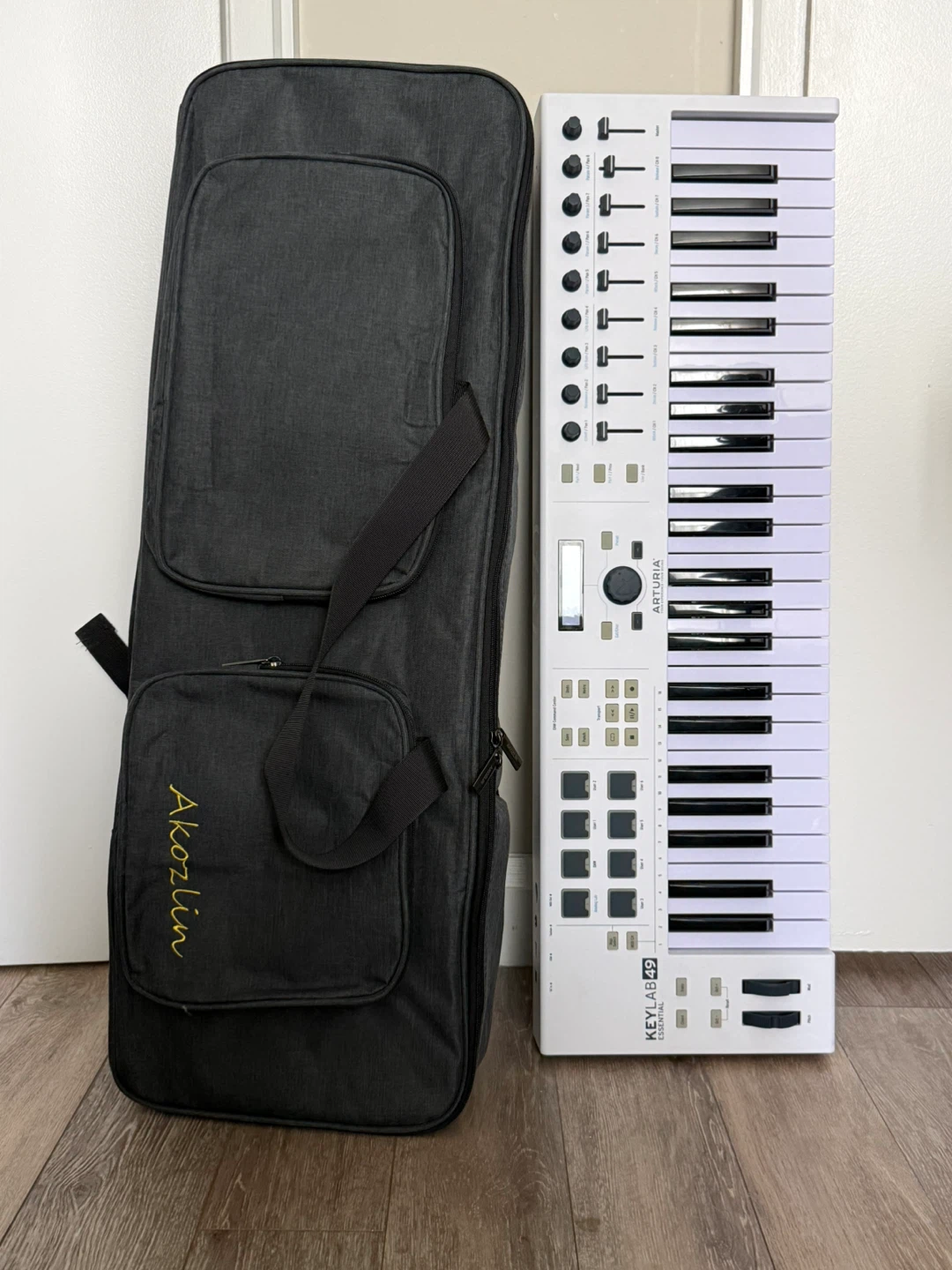 Arturia KeyLab 49 Essential MIDI Keyboard + Soft Case - photo 3