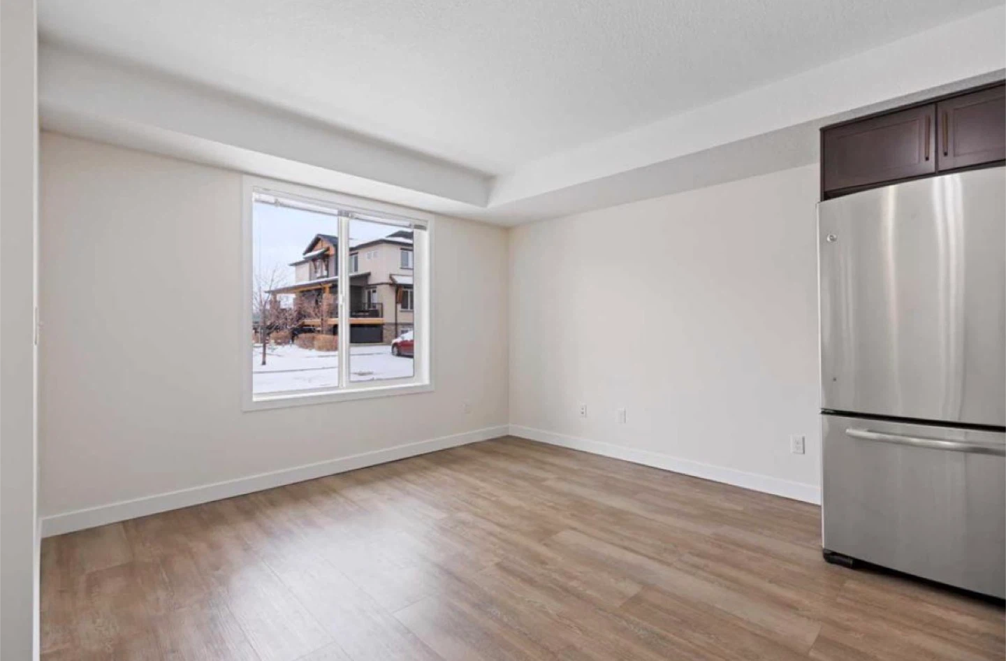 1 Bedroom + 1 Bathroom Townhouse for rent - photo 3