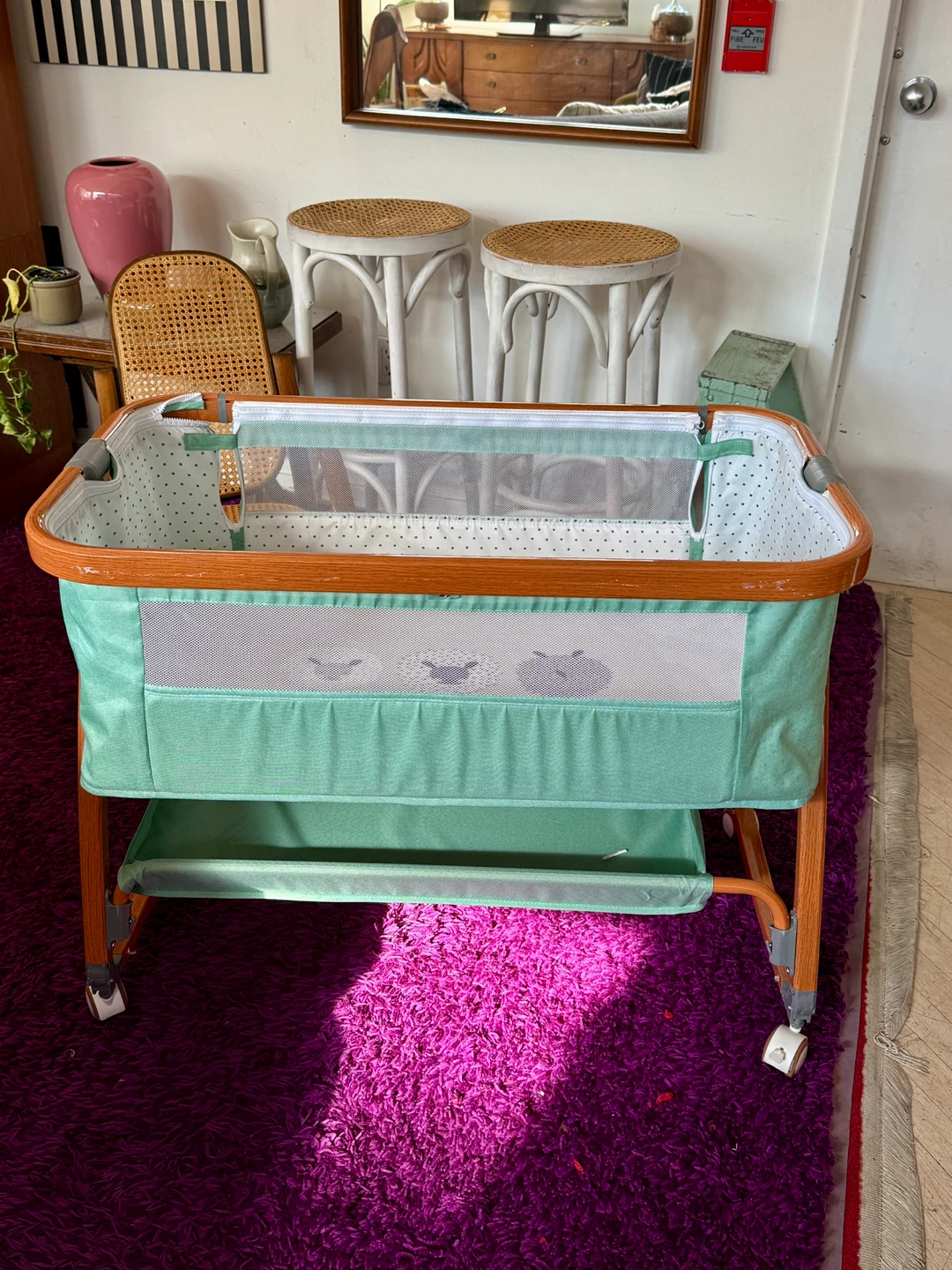 Baby Bedside Bassinet in PISTACHIO GREEN + 4 Free Sheets - photo 2