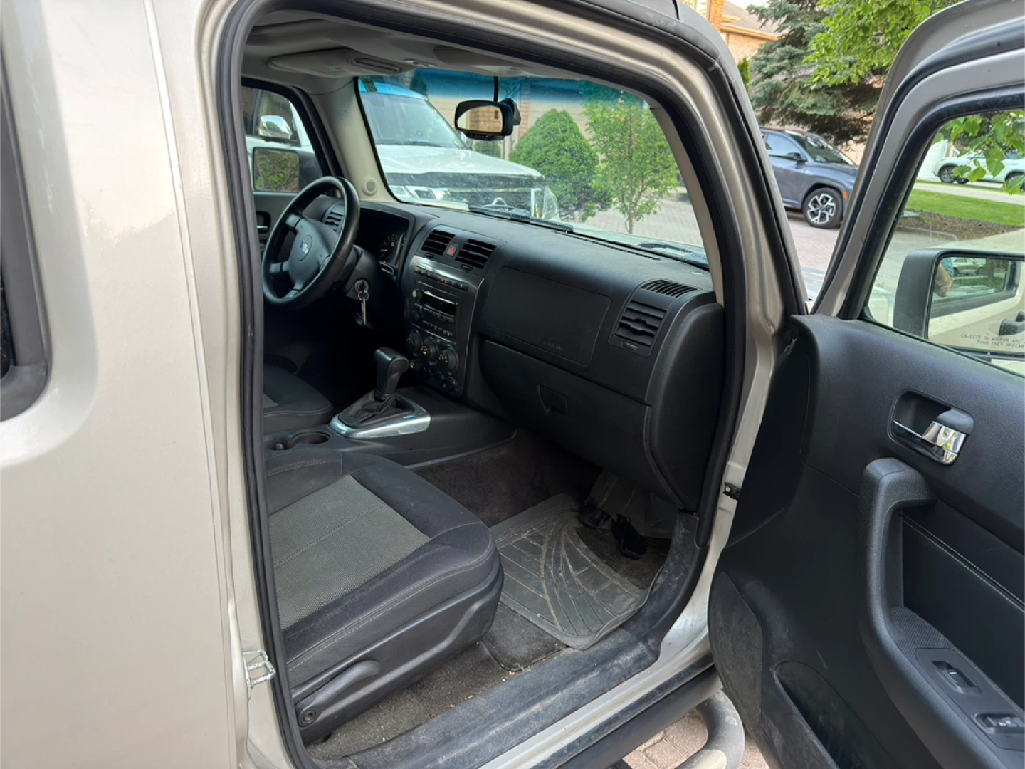 Hummer H3 SUV - photo 3