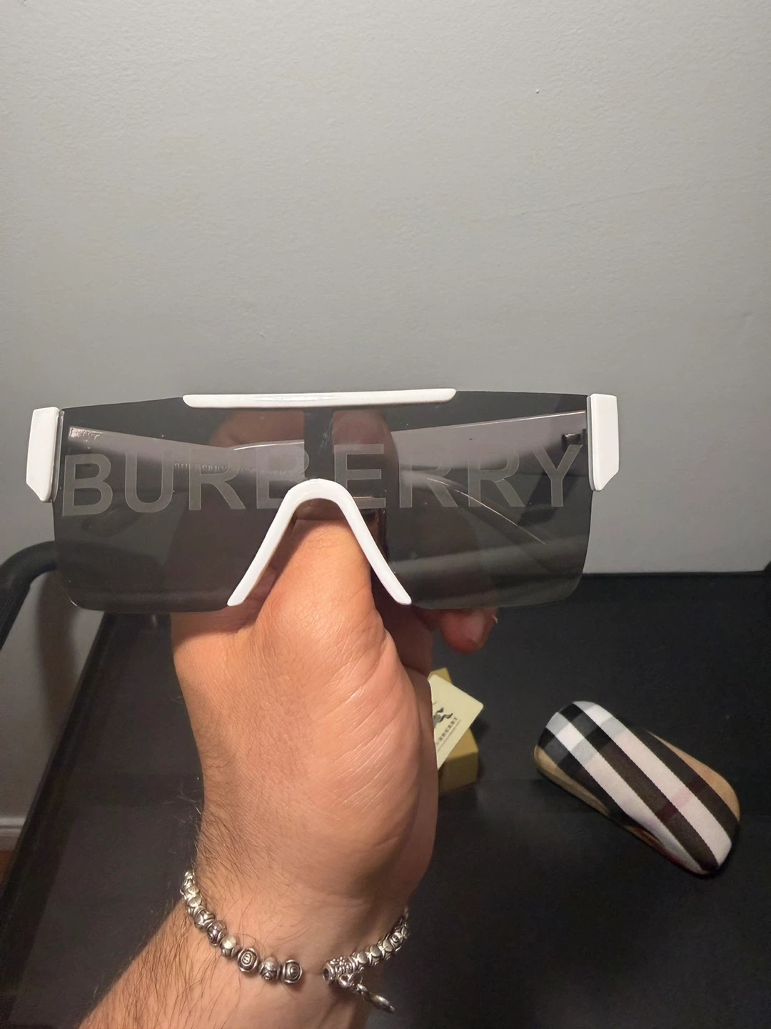 Burberry Shield Sunglasses – White & Black - photo 3