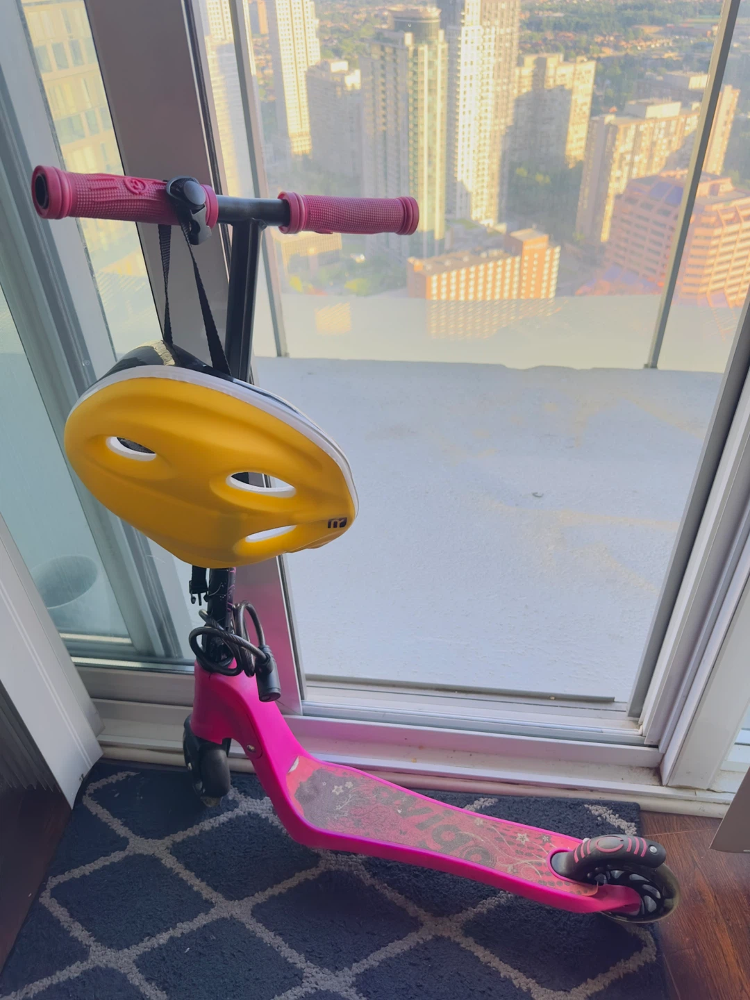 Pink Scooter with Yellow Helmet - photo 2