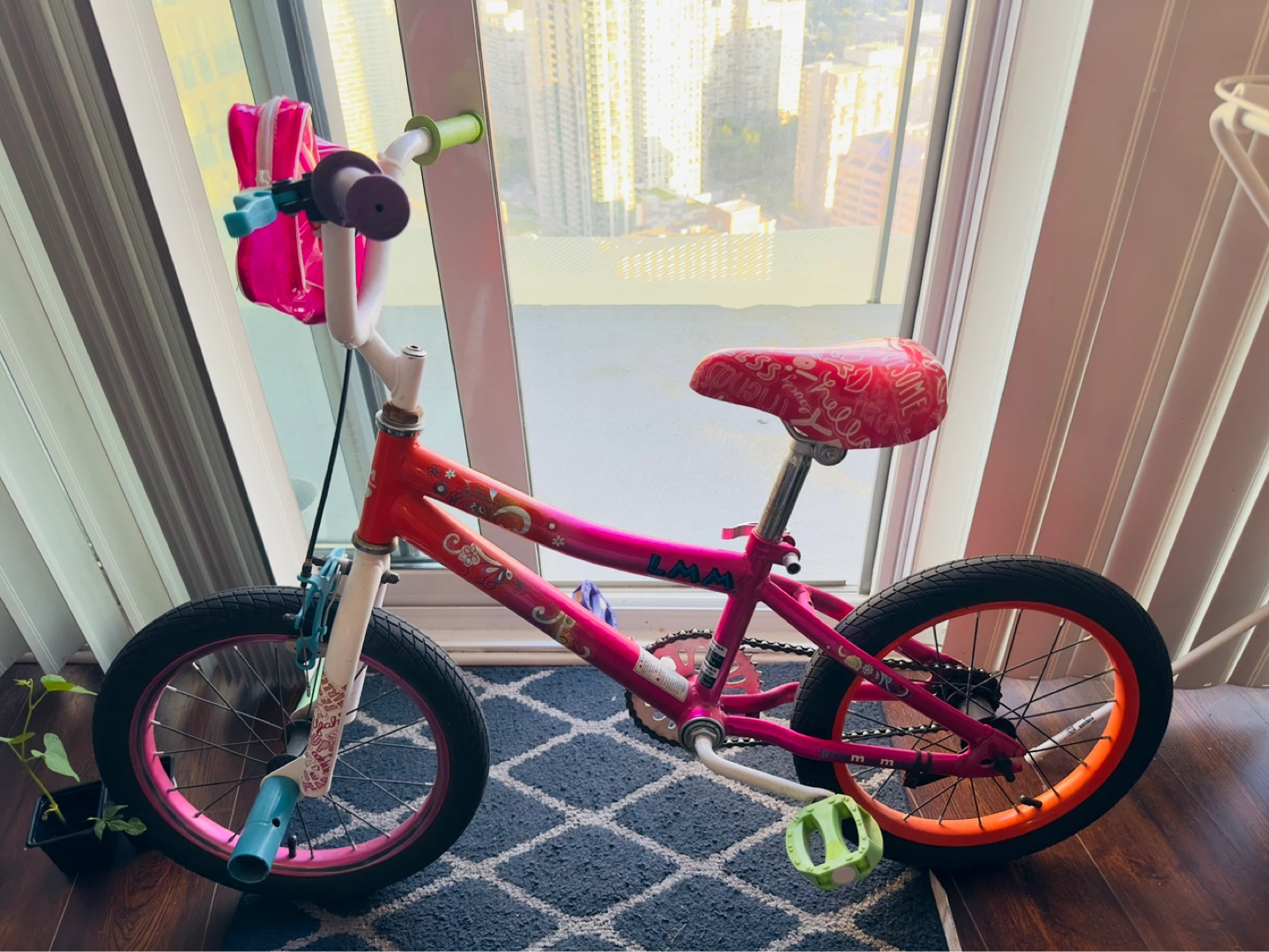 Kids Bike with Protective Gear Set and helmet