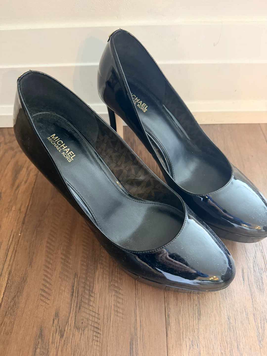 Michael Kors Black Patent Leather Heels - photo 3