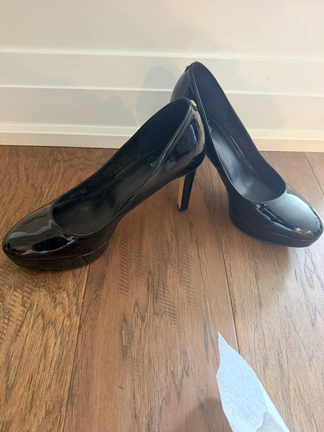 Michael Kors Black Patent Leather Heels - photo 4