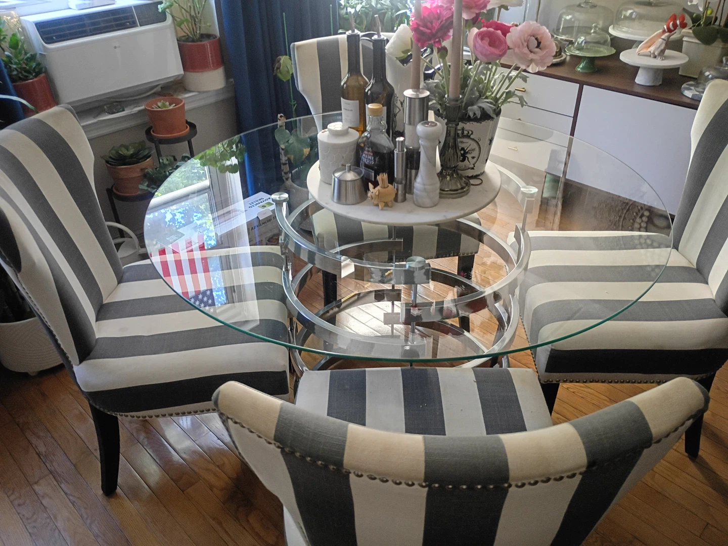 Round Glass Dining Table with 4 Striped Chairs - photo 5
