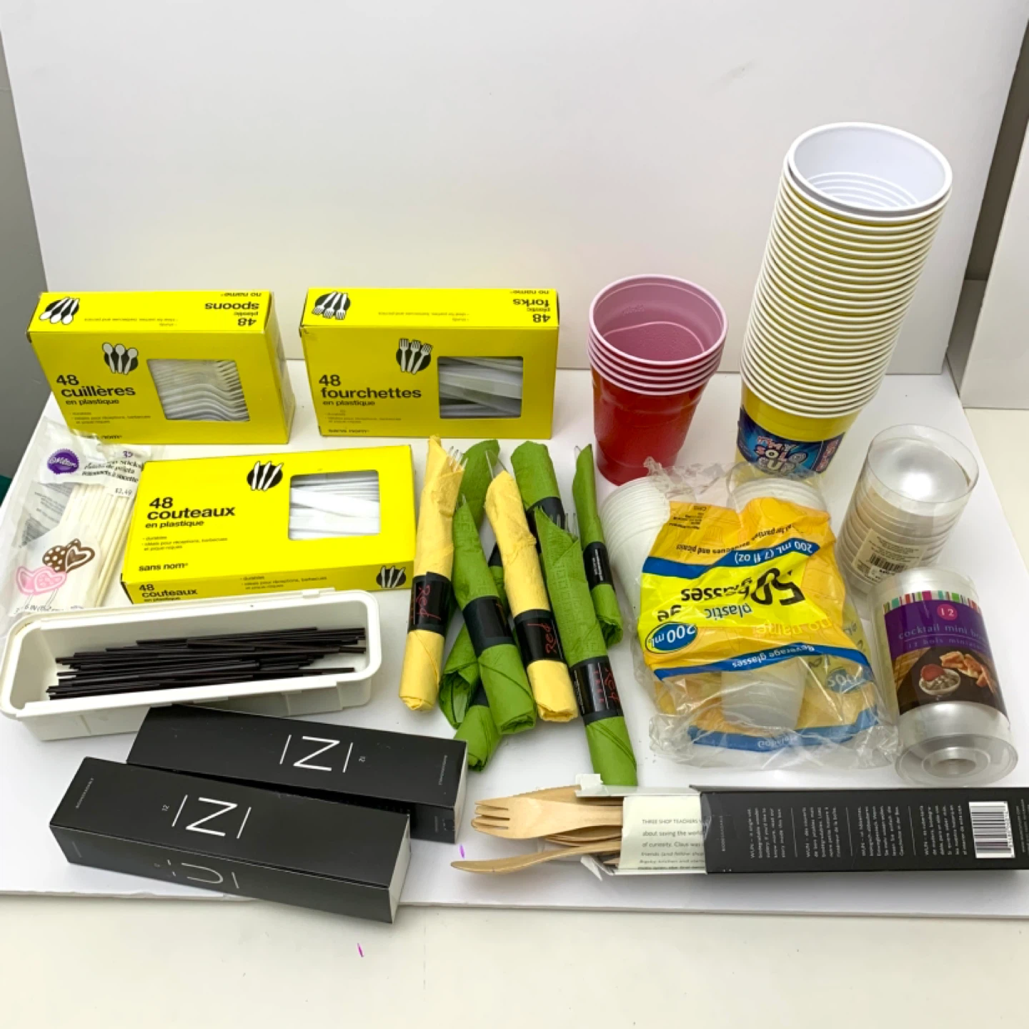Party Supplies Disposable Plates Cups Cutlery Kitchen Picnic Lot