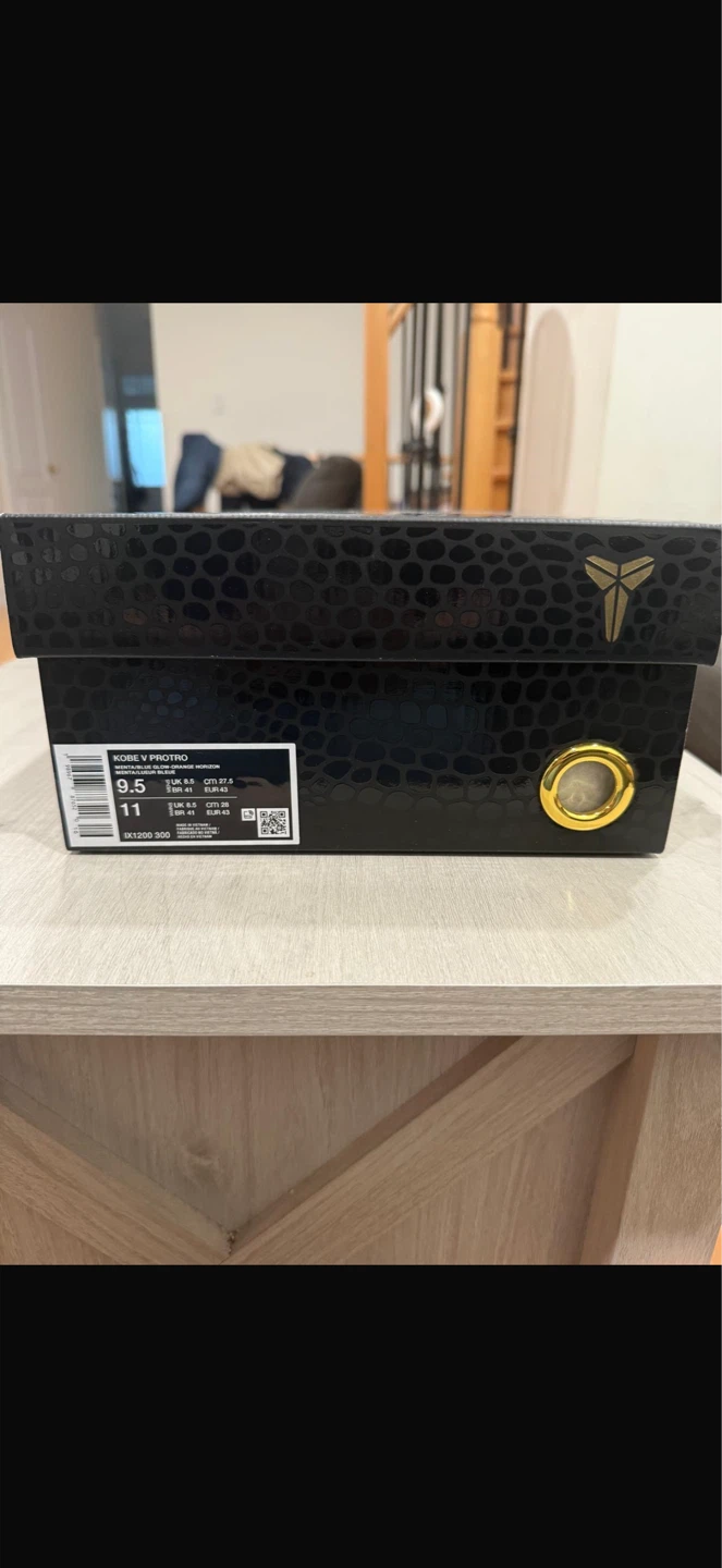 Nike Kobe V Protro Men's Basketball Shoes - photo 4