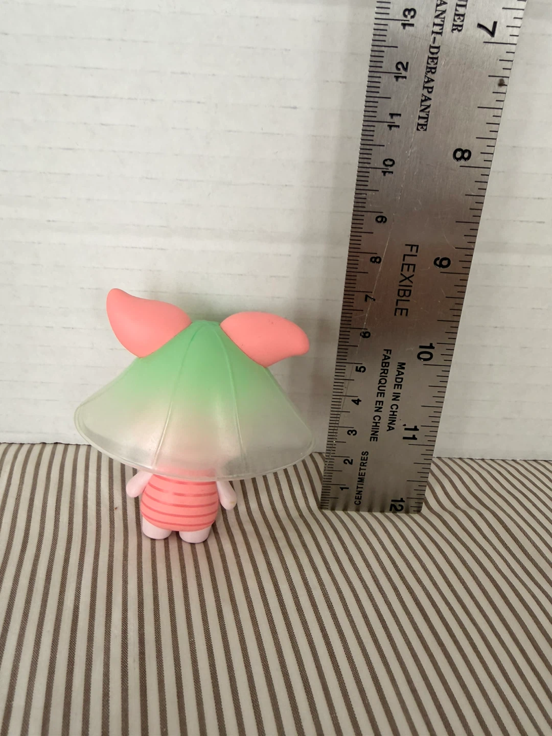 Piglet Figurine with Umbrella Hat - photo 3