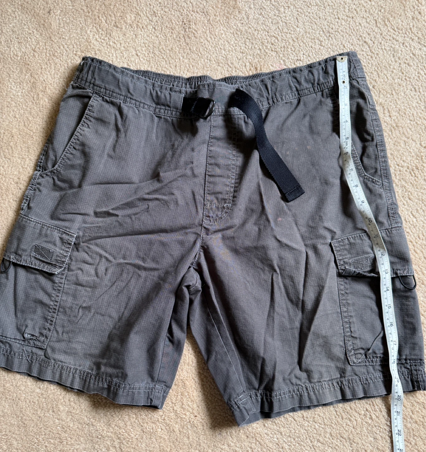 G.H. Bass & Co. Cargo Shorts - Size L