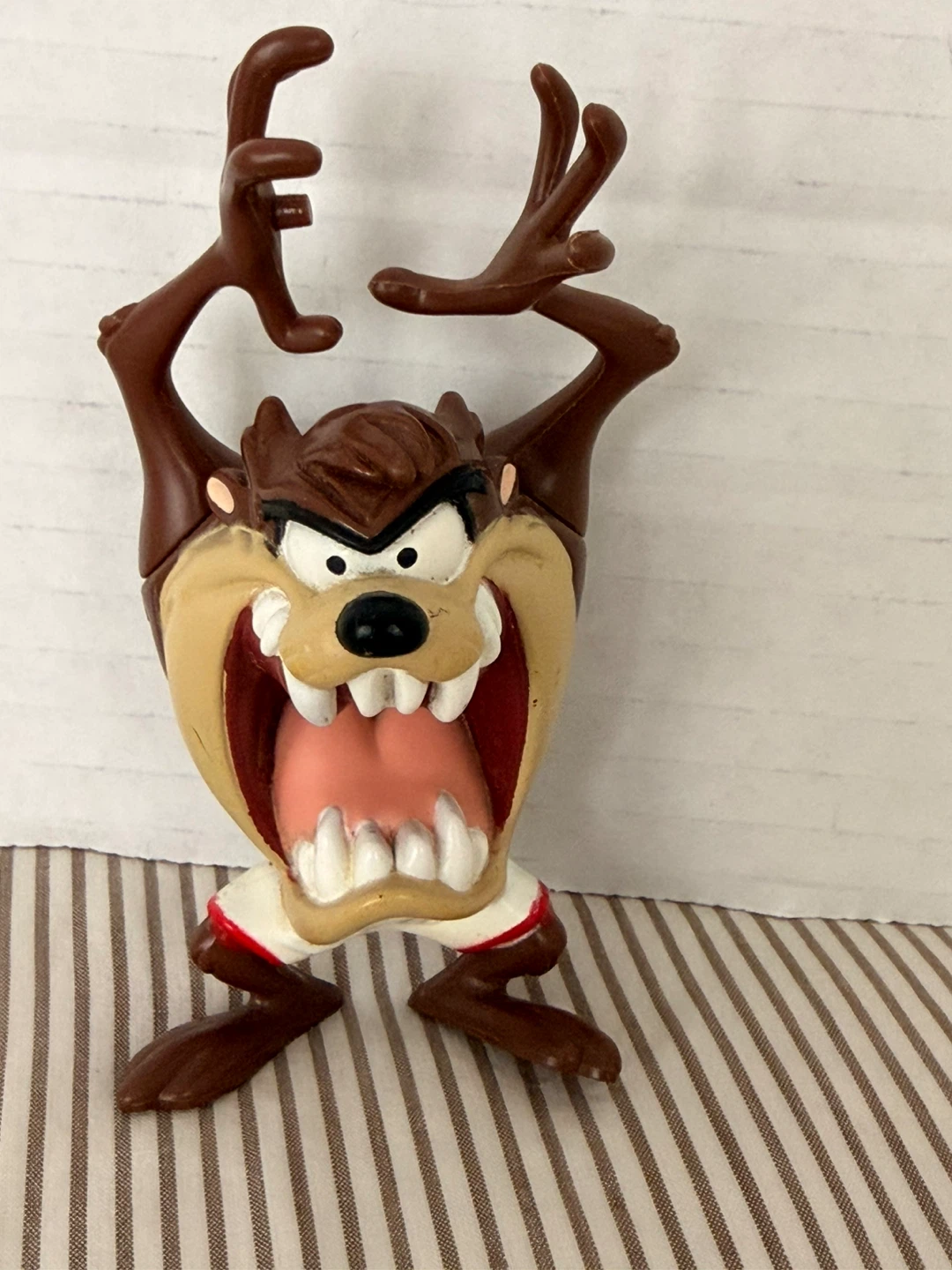 1995 Warner Bros. Tazmanian Devil Figure - photo 2