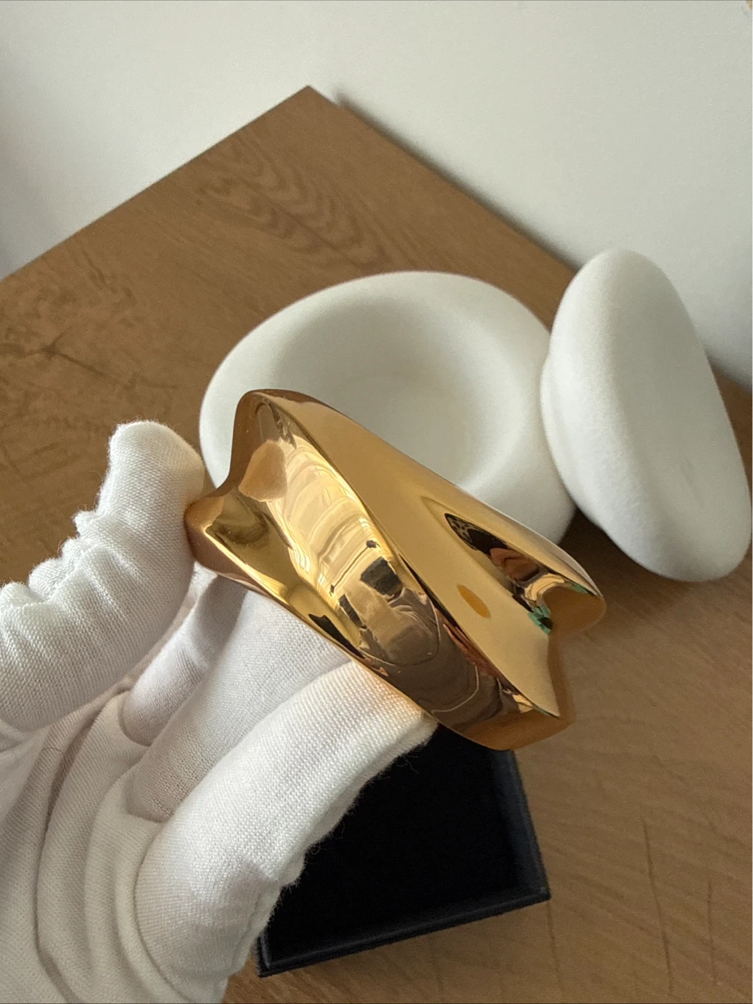 Gold Tone Sculptural Cuff Bracelet - photo 2