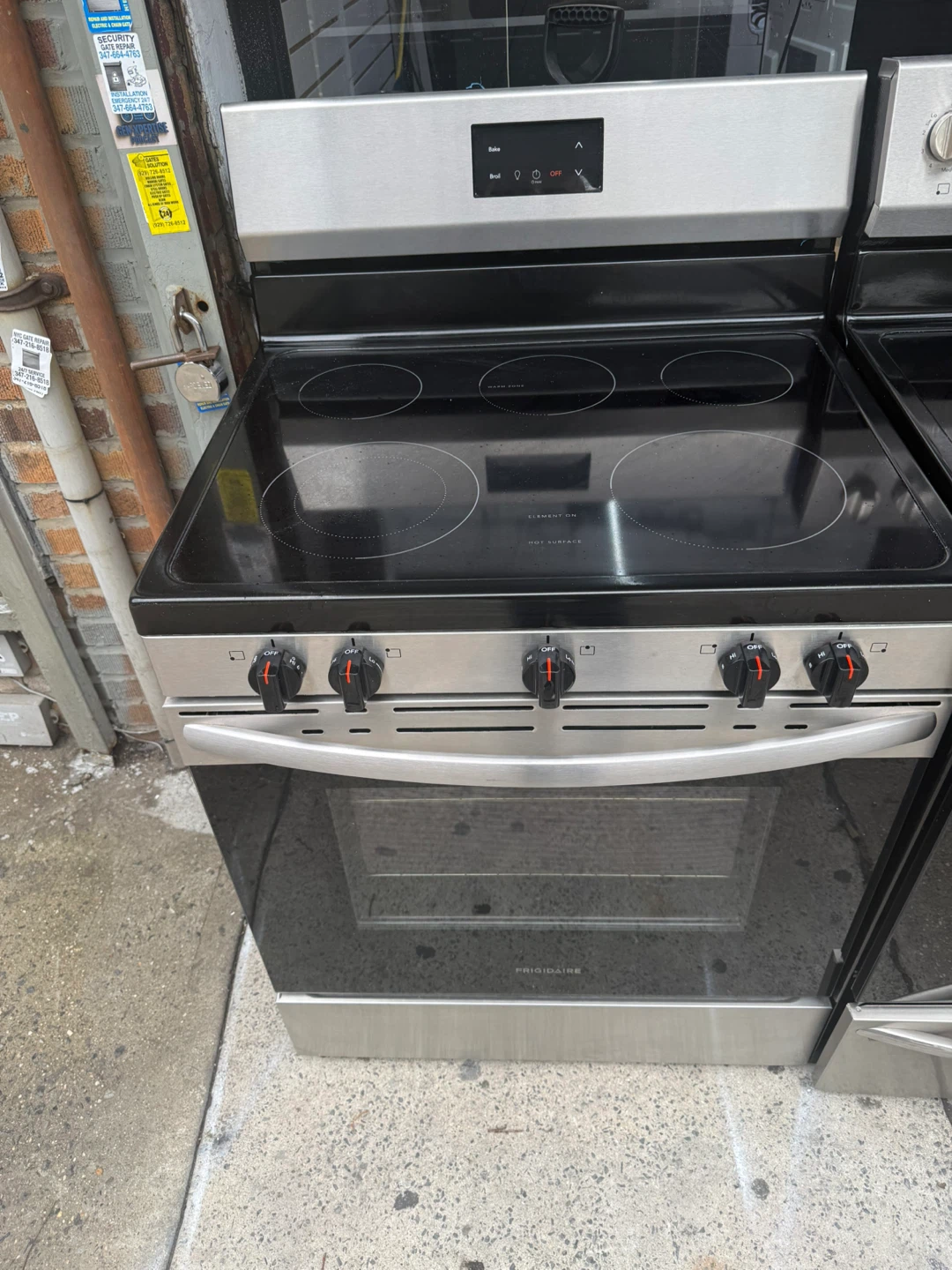 Frigidaire Electric Range 5 burner 30 inches