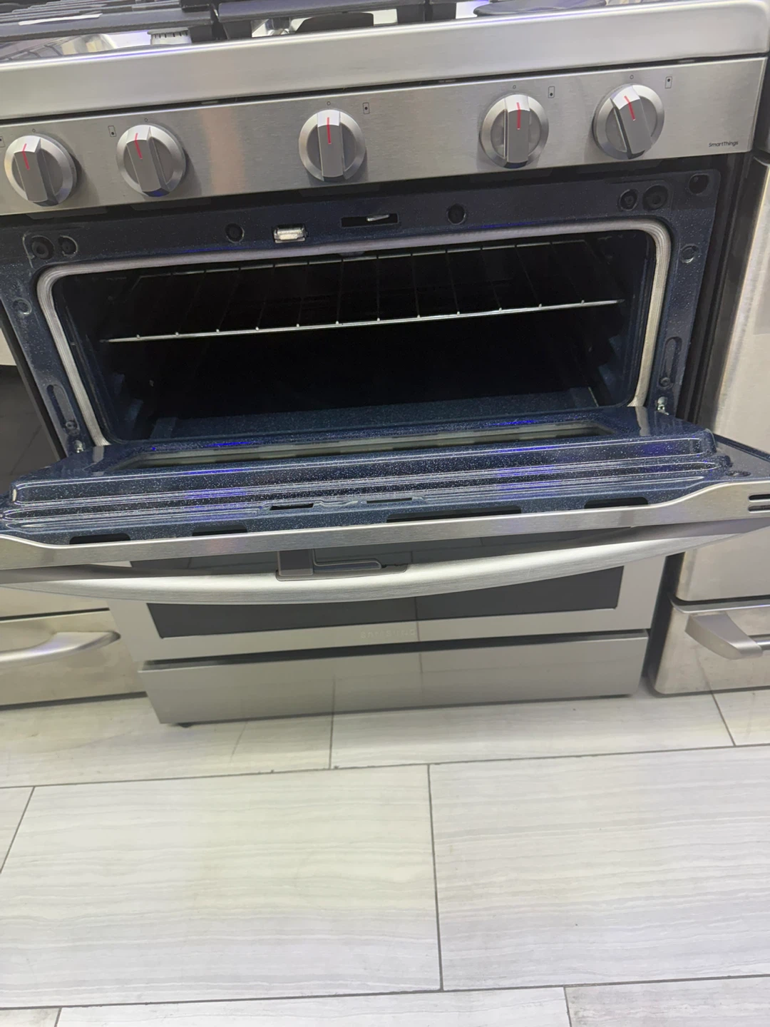 Samsung gas stove 5 burner double oven 30 inches with air fry - photo 2