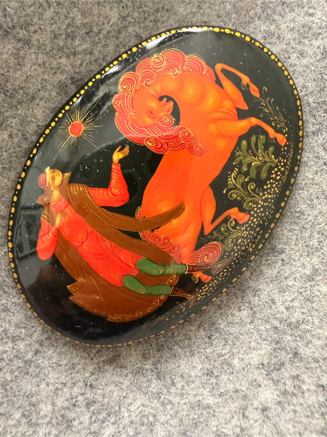 Vintage Russian Palekh Lacquer Brooch Pin
