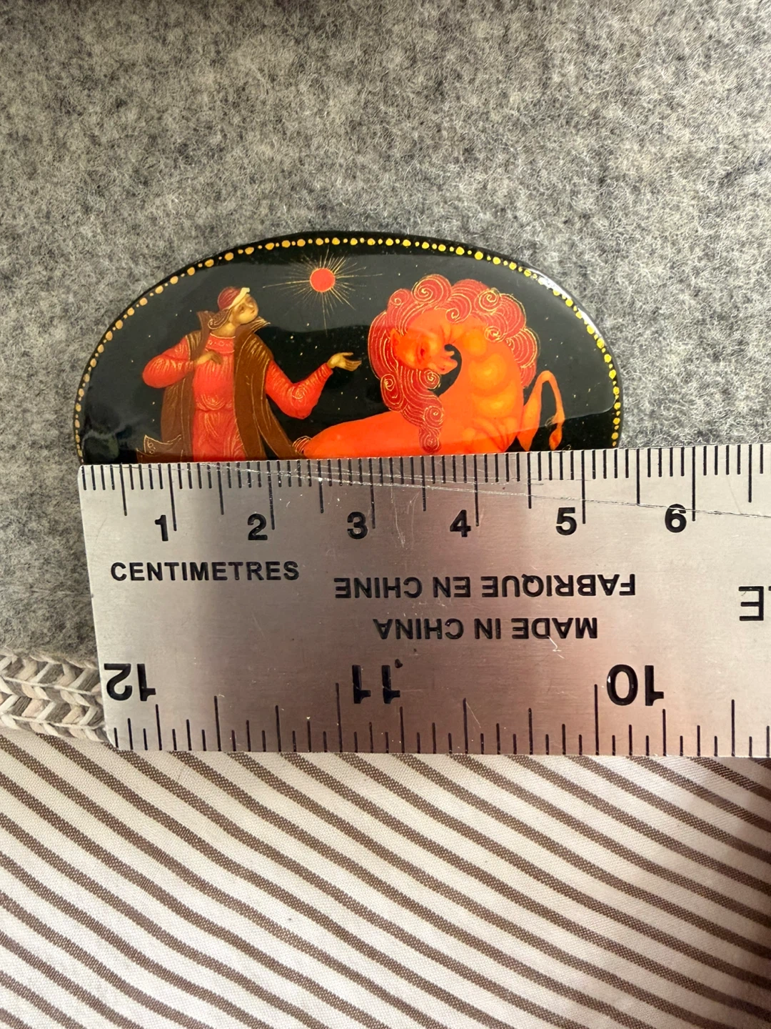 Vintage Russian Palekh Lacquer Brooch Pin - photo 4