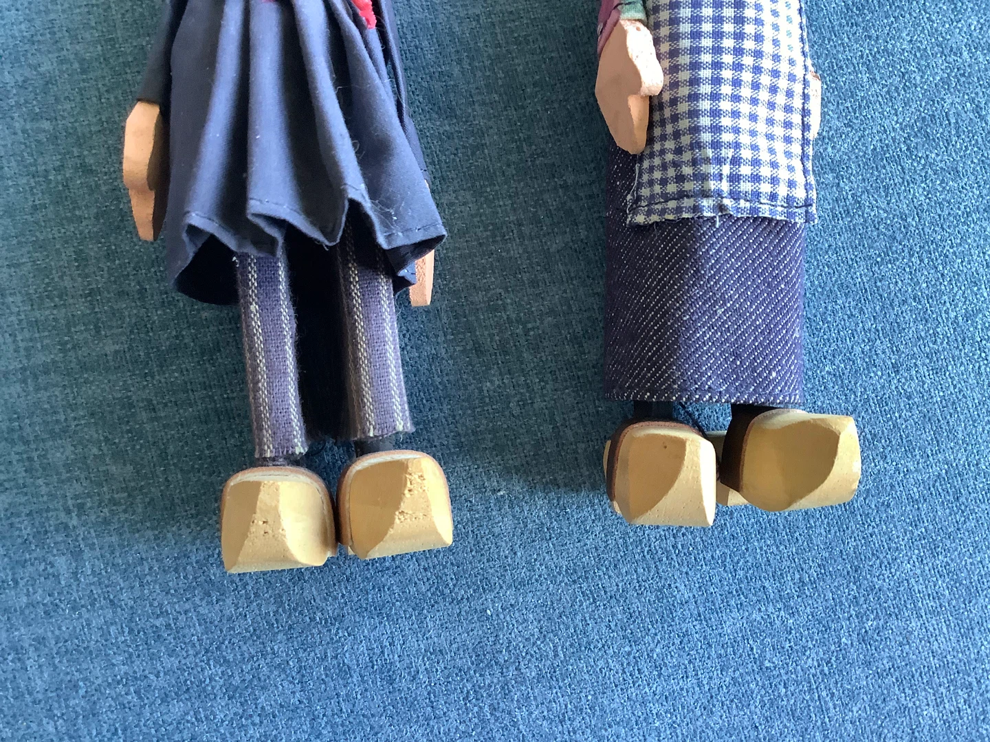 Two Vintage Hand Carved/Painted Wood Folk Art Dolls 🐞 - photo 3