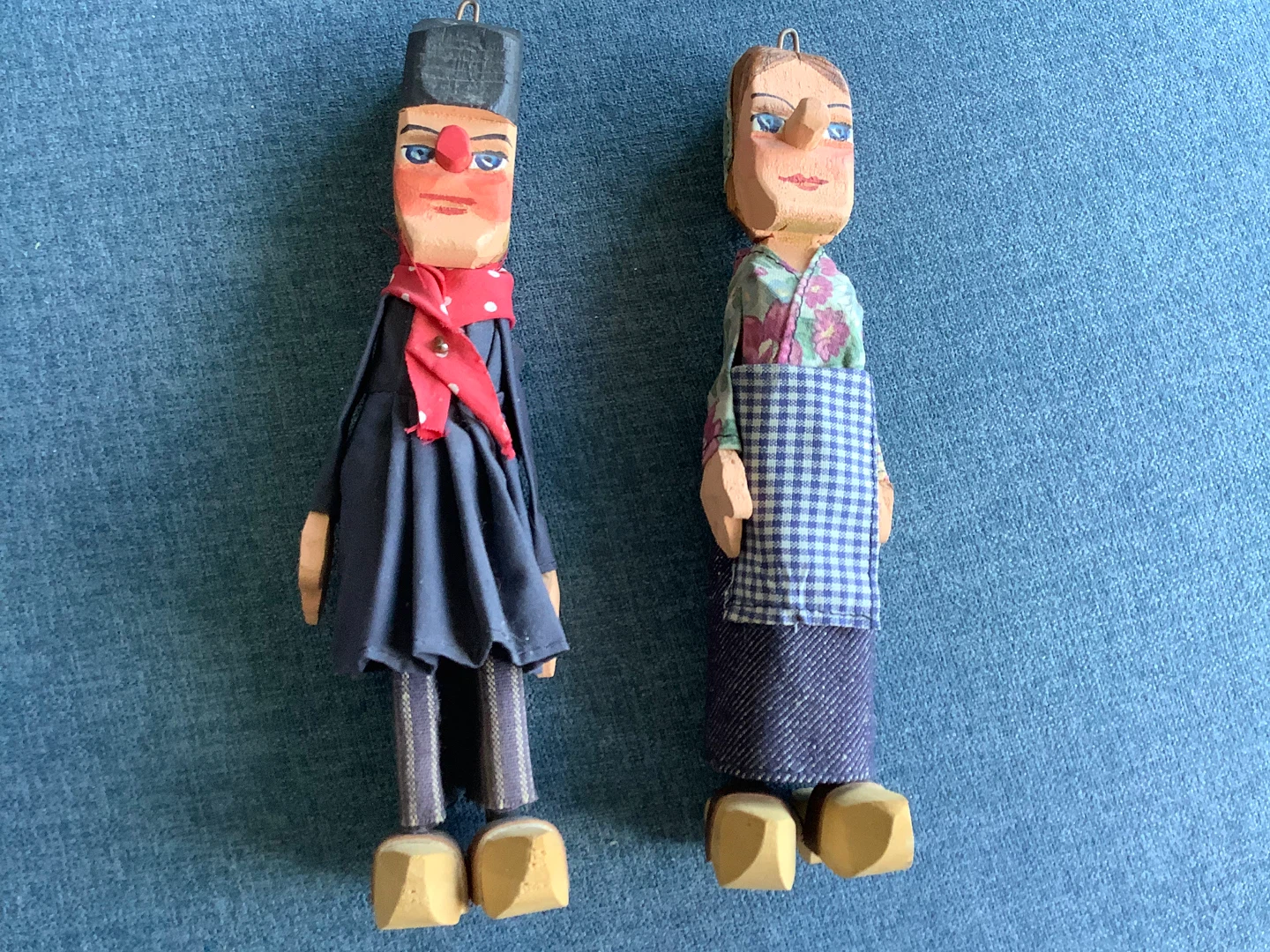 Two Vintage Hand Carved/Painted Wood Folk Art Dolls 🐞 - photo 5