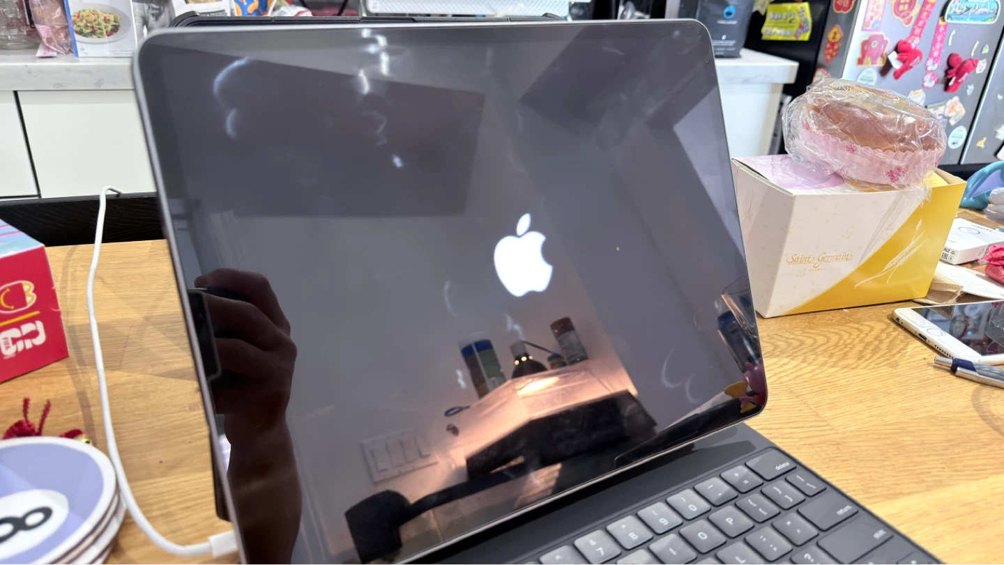 Apple iPad Pro (12.9-inch) M2 6th gen for parts