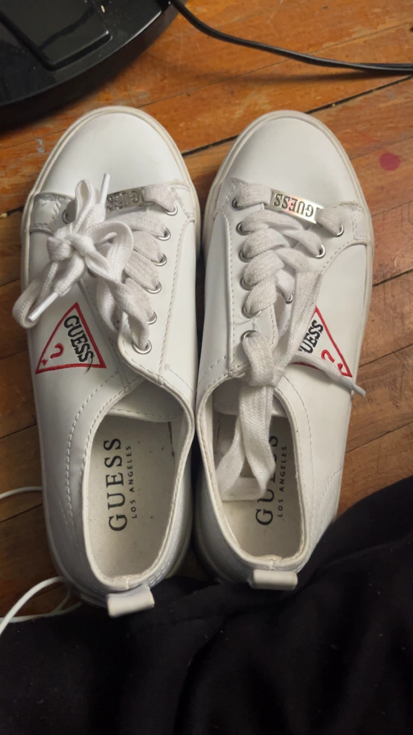 White GUESS low-top sneakers