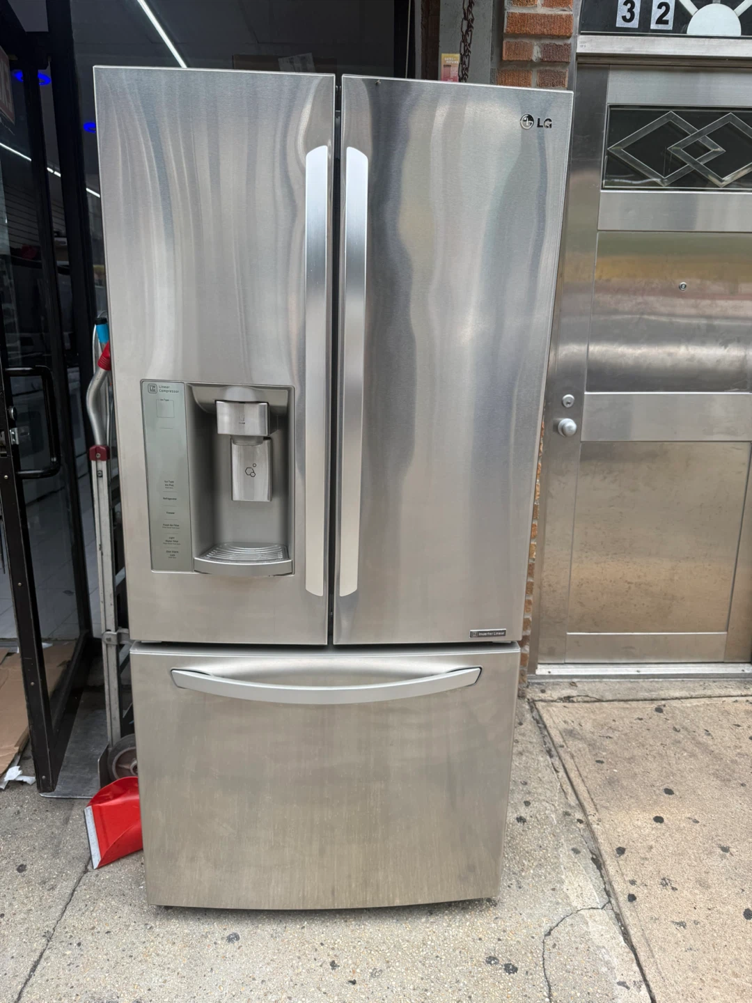 LG Stainless Steel French Door Refrigerator 32w 31w 69h