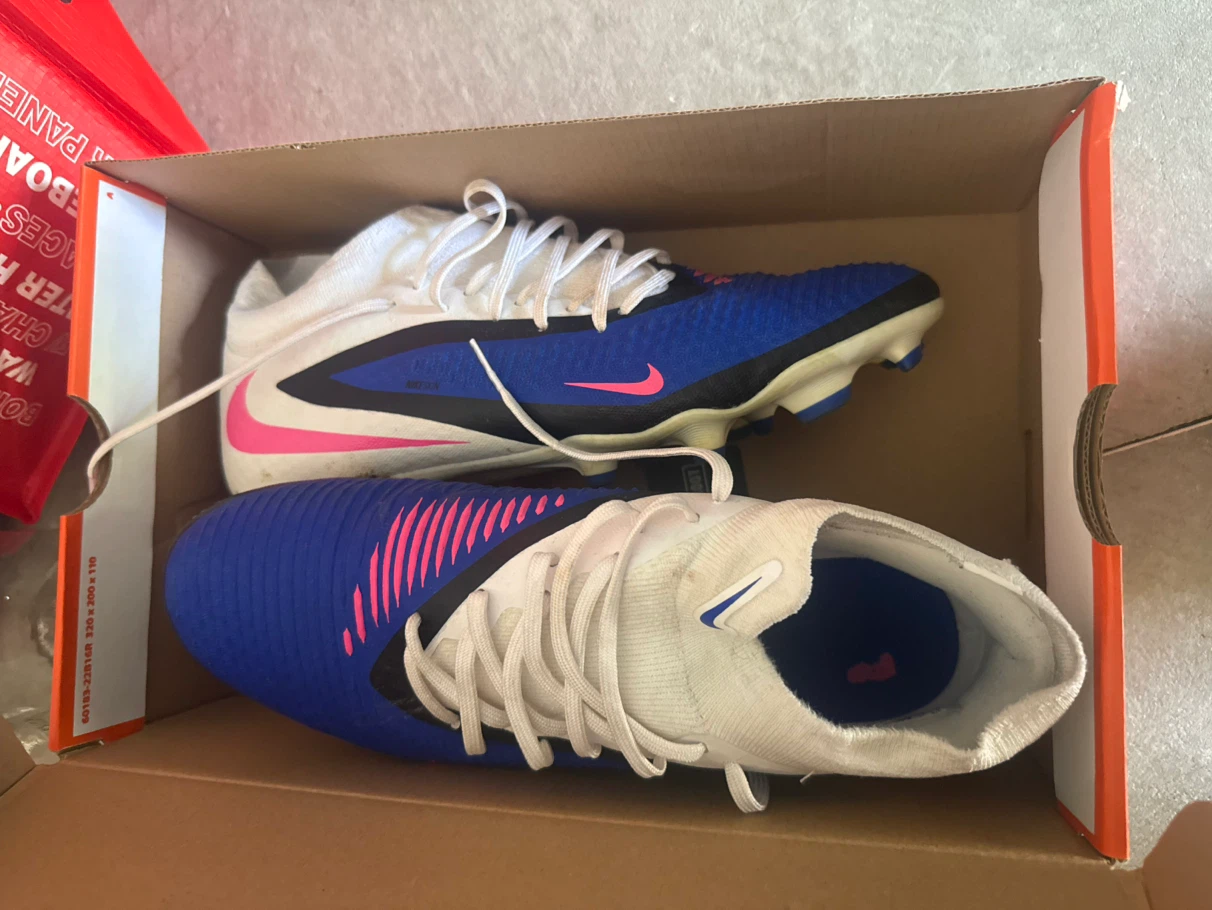 Nike Phantom 6 High Acad FG/MG Soccer Cleats