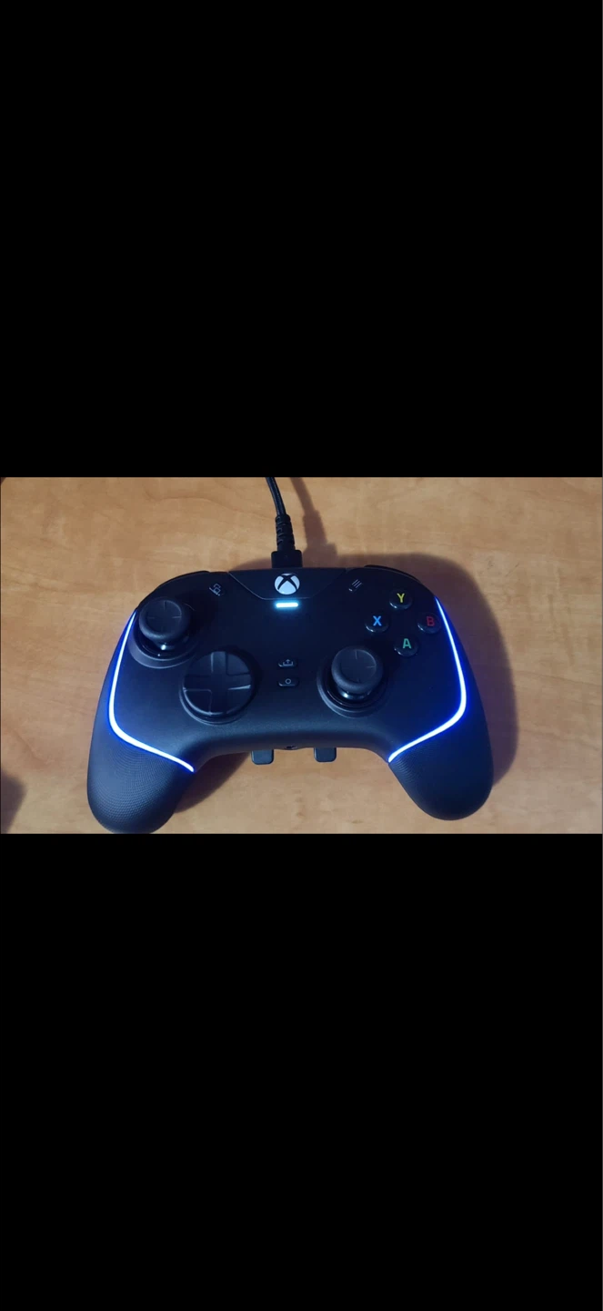 Razer Wolverine V2 Chroma Xbox Controller - New! - photo 2