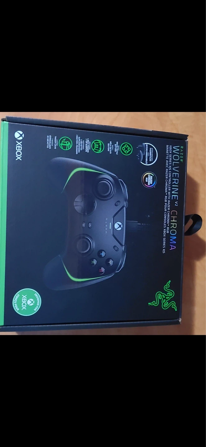 Razer Wolverine V2 Chroma Xbox Controller - New!