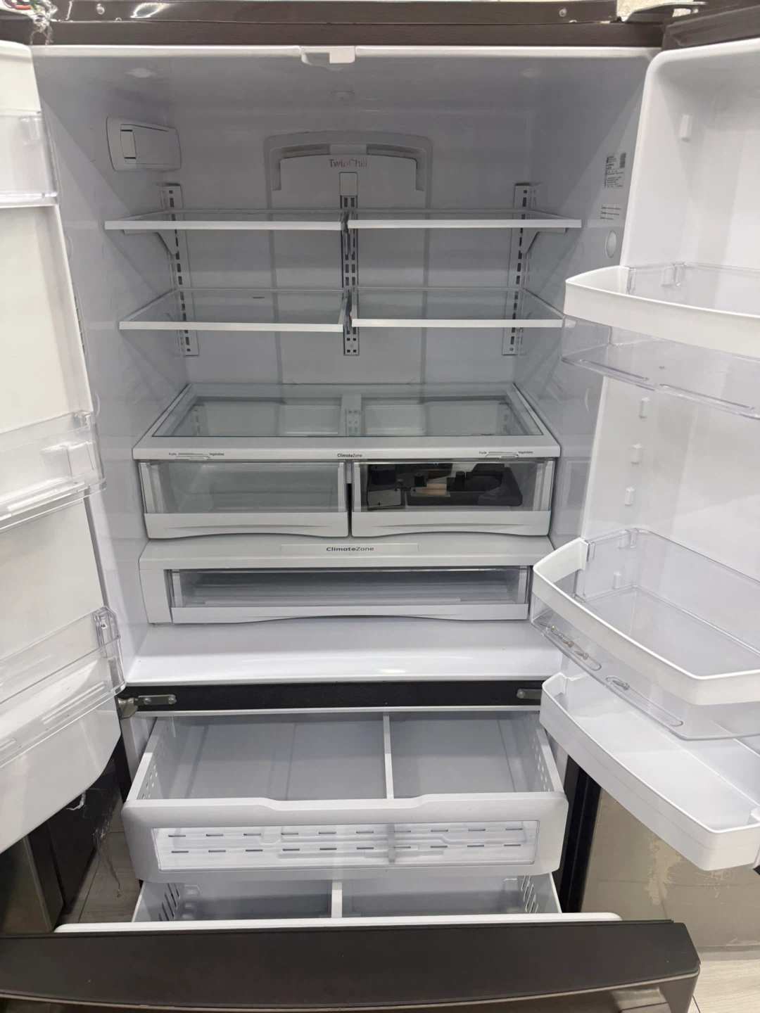 Ge French door refrigerator 36w 33d 69h - photo 4