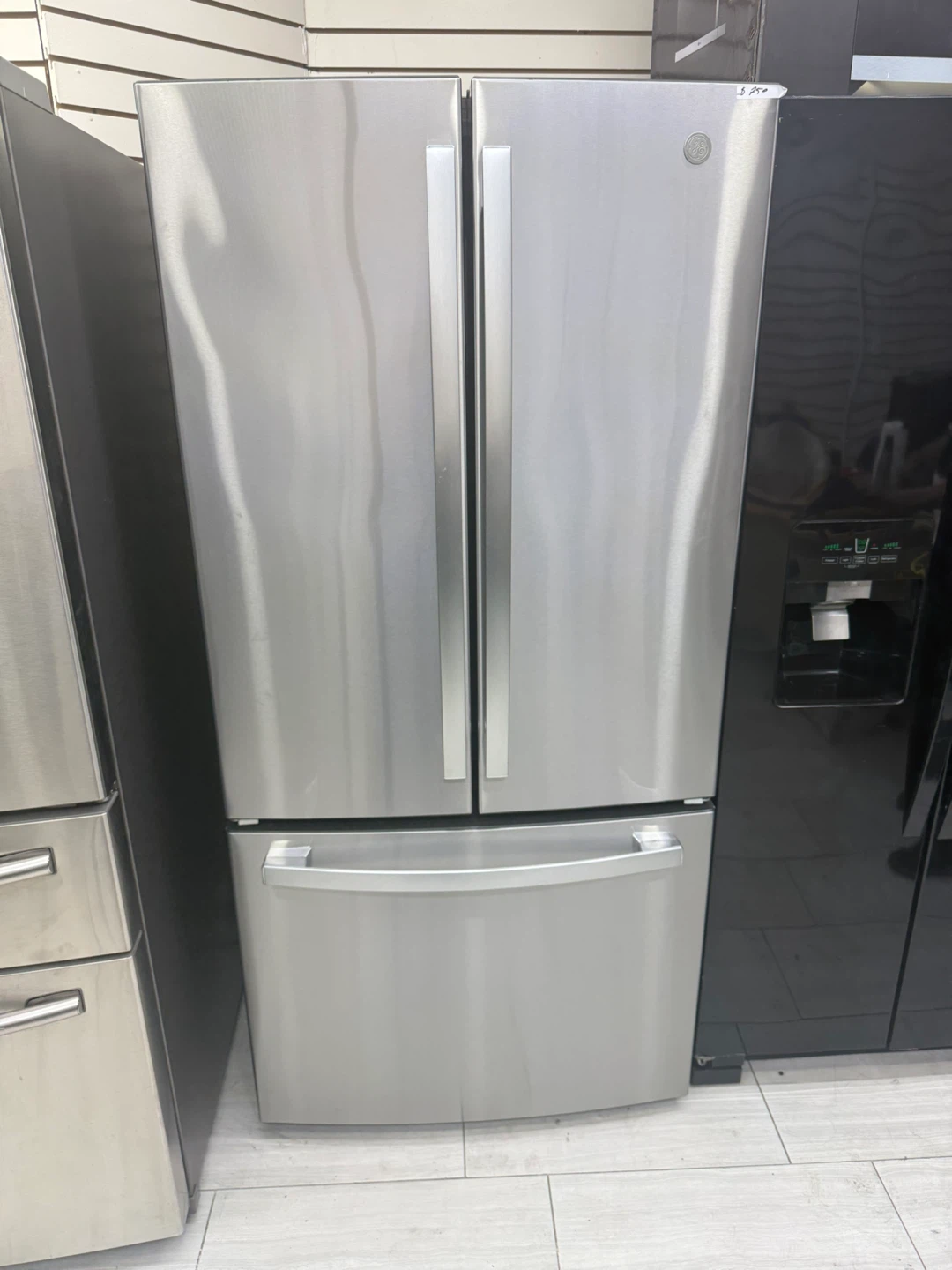 GE French Door Refrigerator 33w 31d 69h