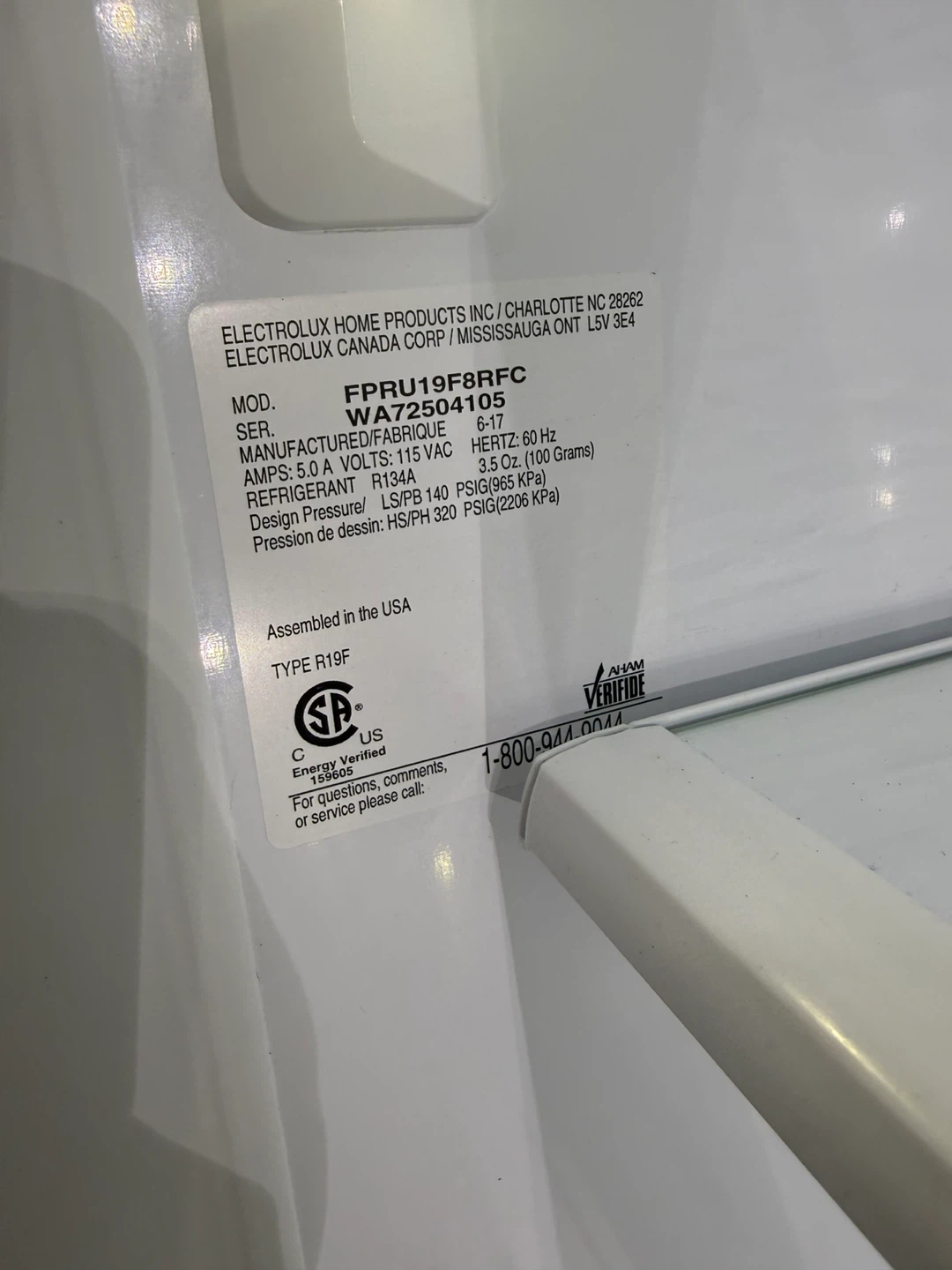 Frigidaire Professional Refrigerator only 33w 69h - photo 3