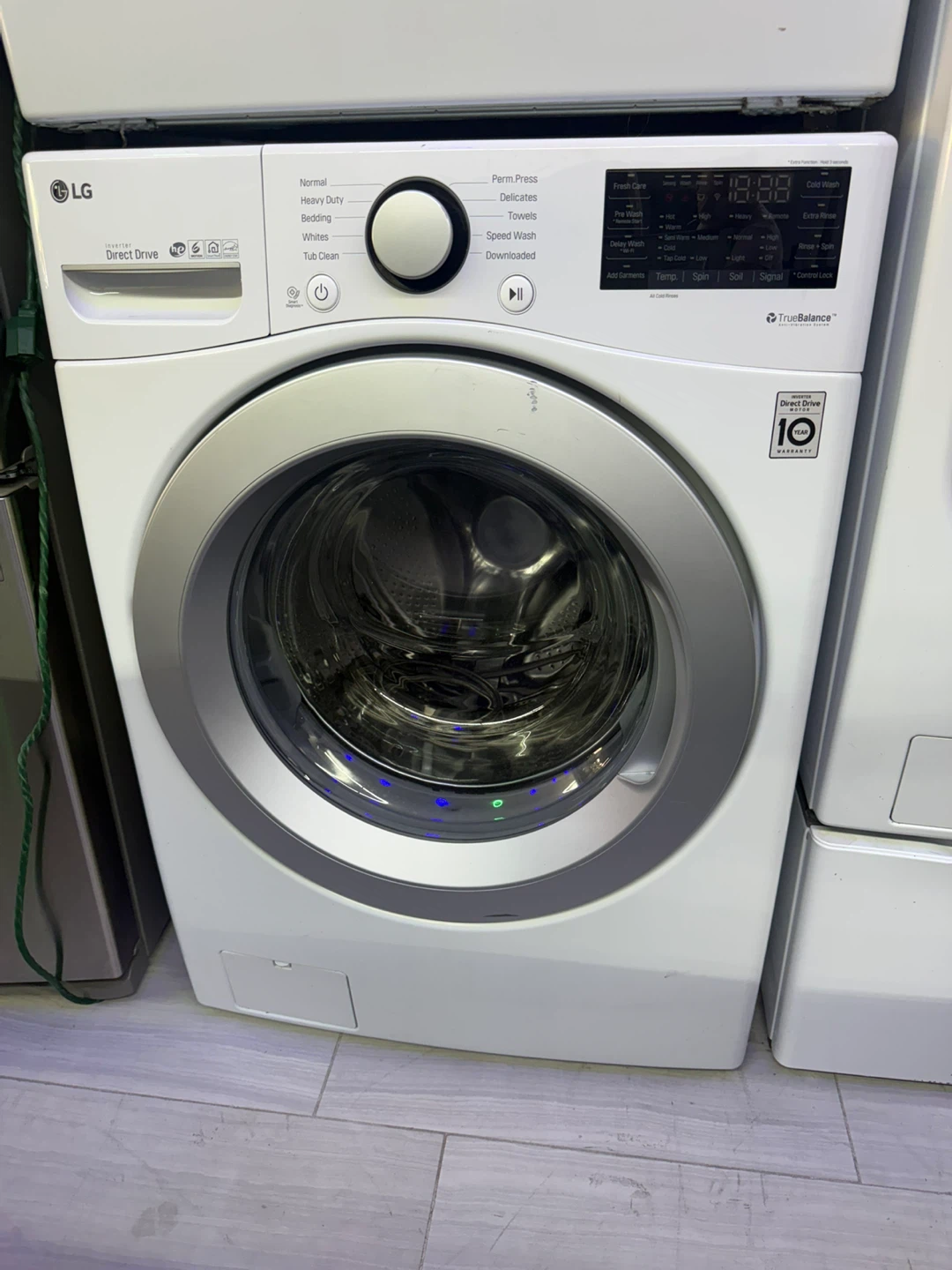 LG washer and dryer electric - photo 2