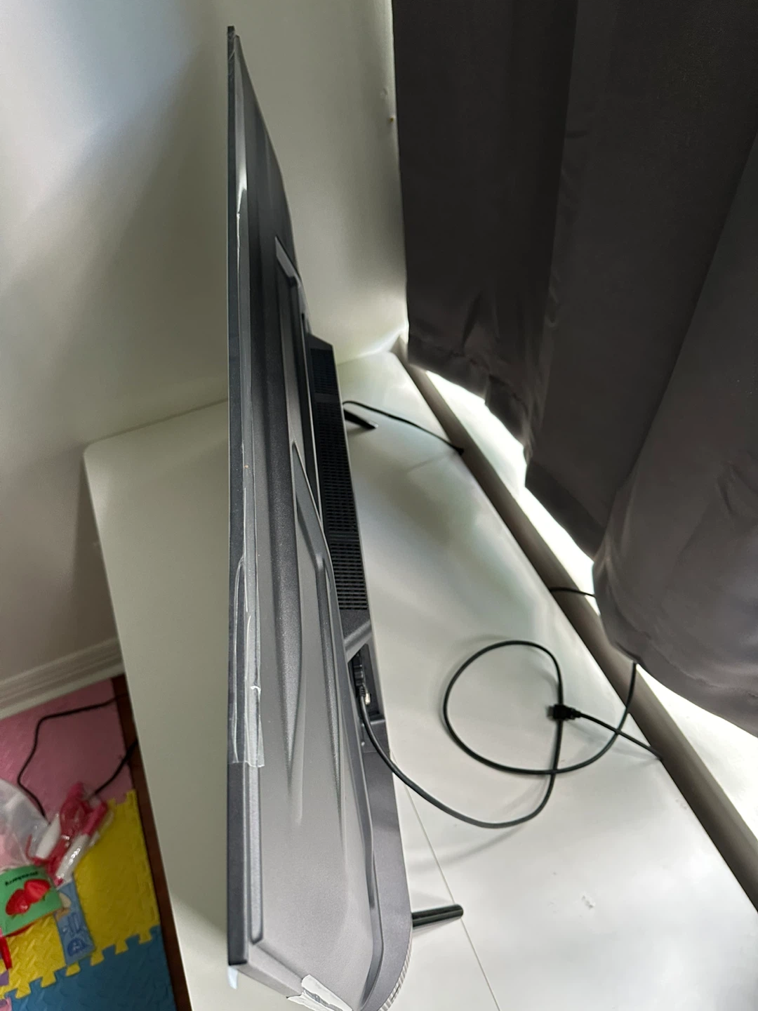 TCL 43" 4K UHD Roku Smart TV - photo 4