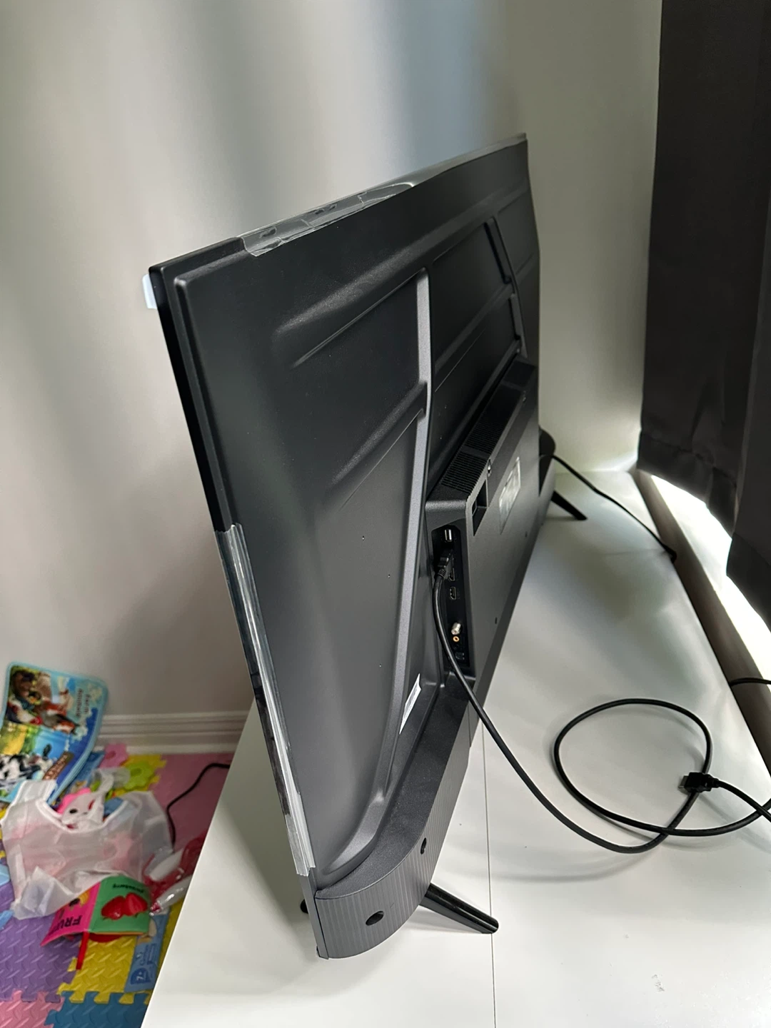 TCL 43" 4K UHD Roku Smart TV - photo 2