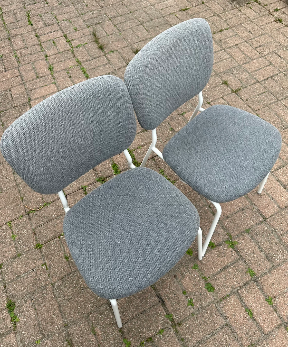 🔥Moving Sale🔥IKEA VIHALS Chair.  $55 for 2 - photo 2
