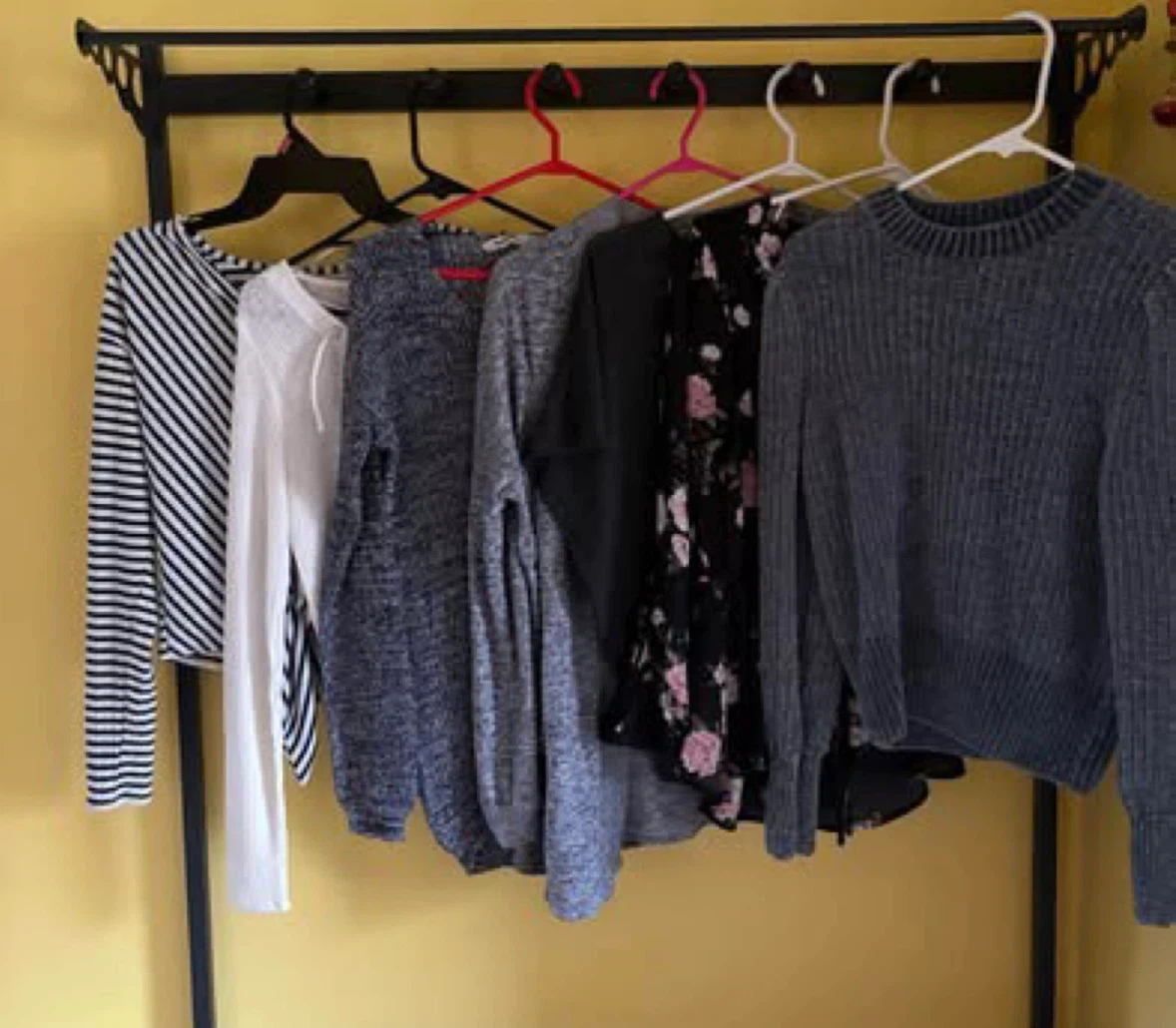 Women’s clothes (All new) (All small)($2 each)