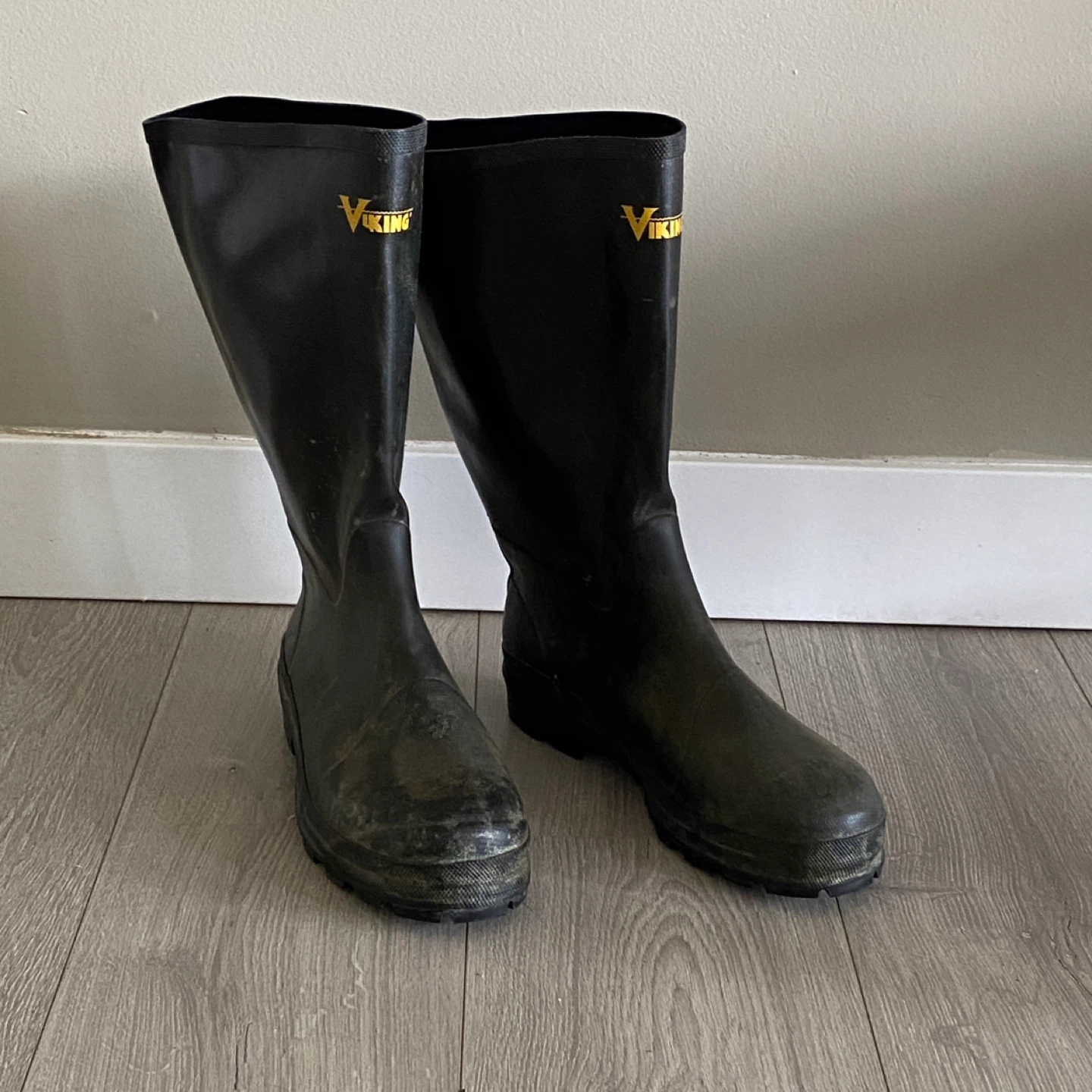 Viking Rubber Boots – Size 13 (fits like 11.5-12)
