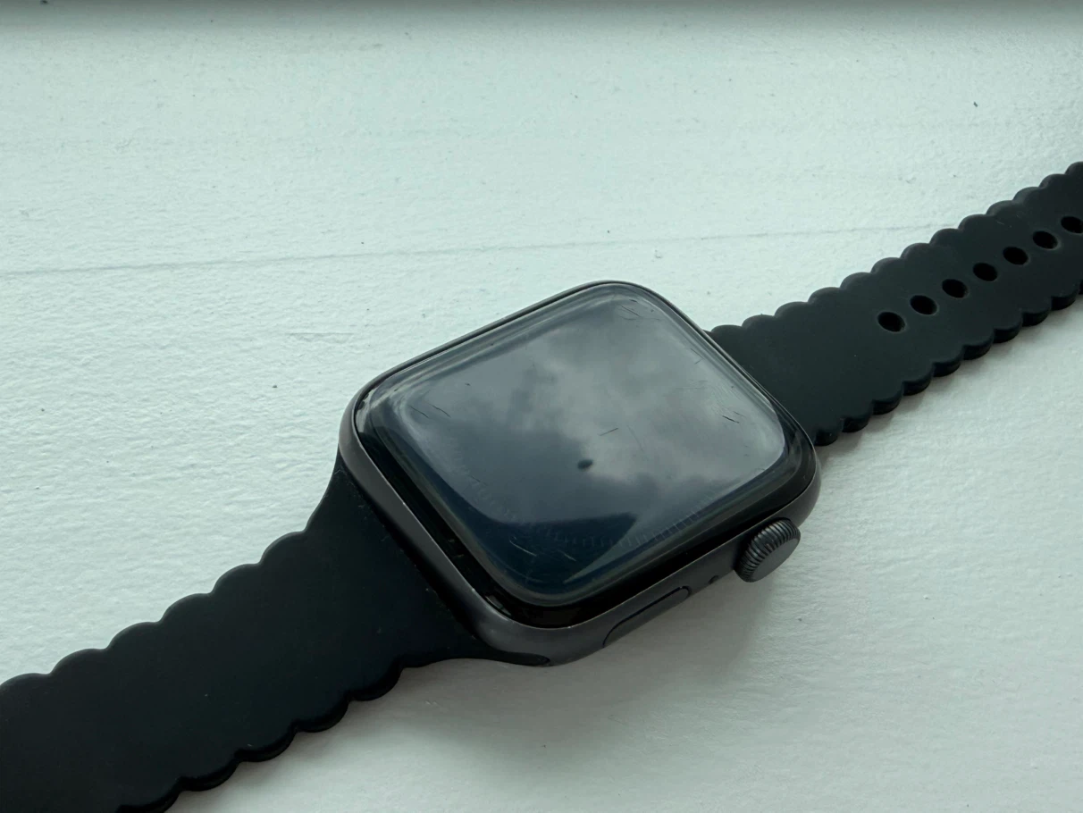 Apple Watch SE 44mm - photo 2