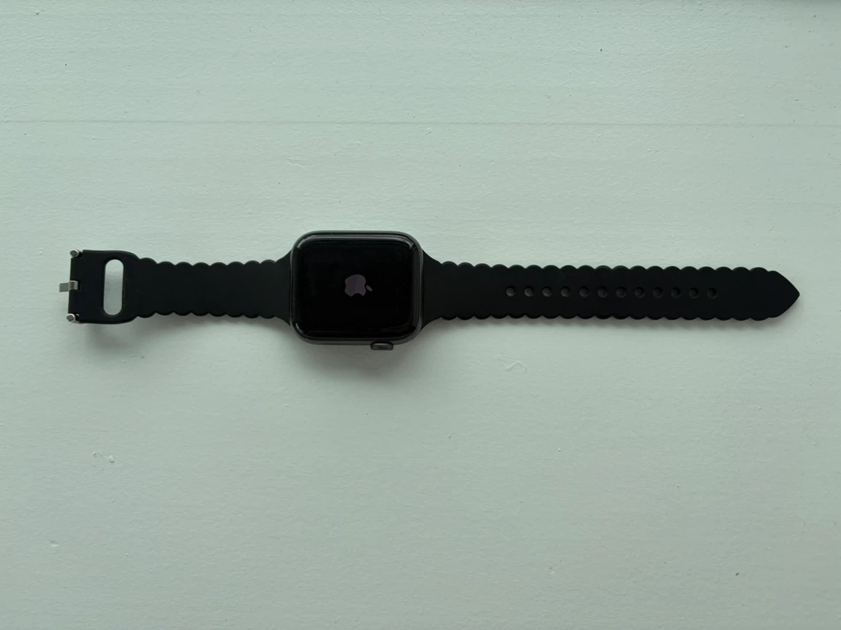 Apple Watch SE 44mm - photo 3
