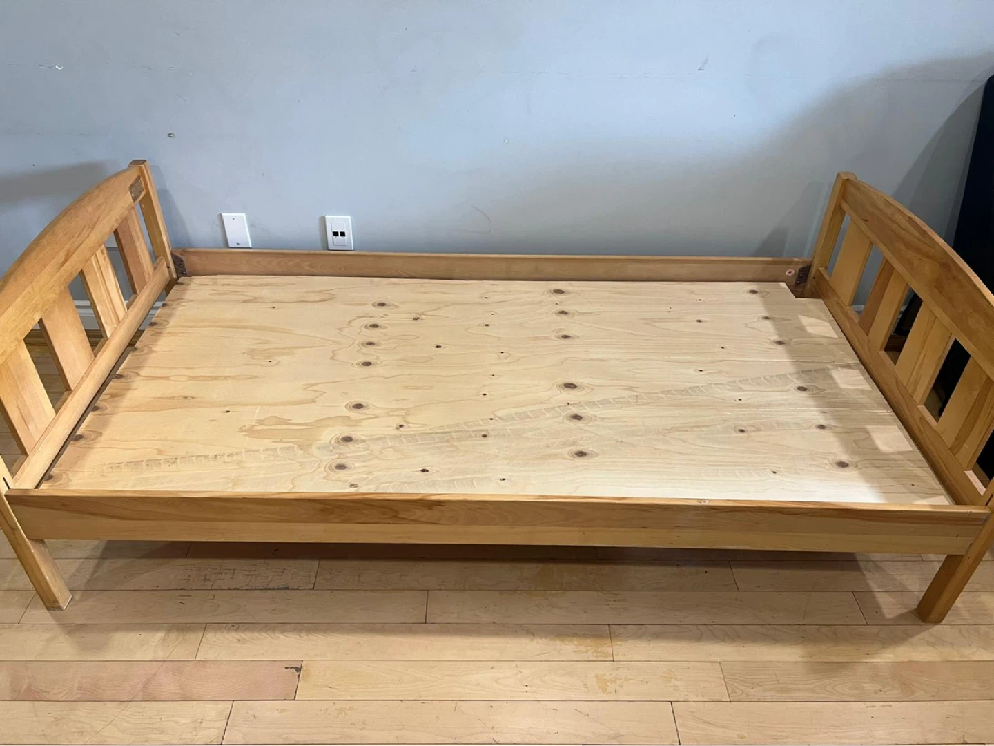 Wooden Maple wood Bed Frame