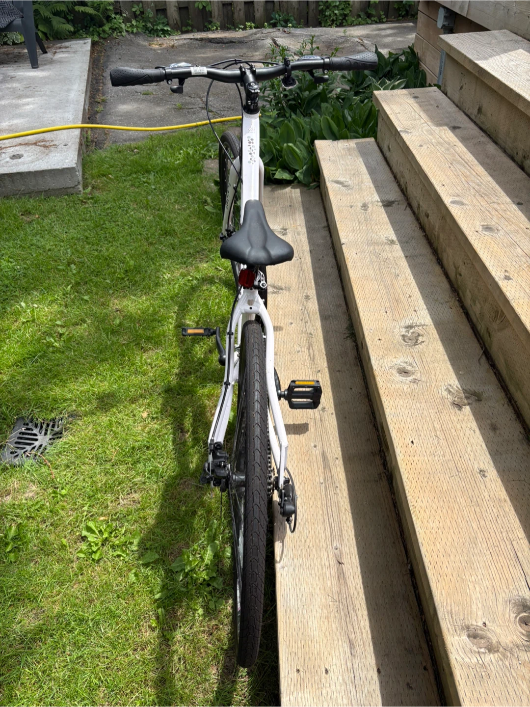 Bike - basically brand new - photo 5