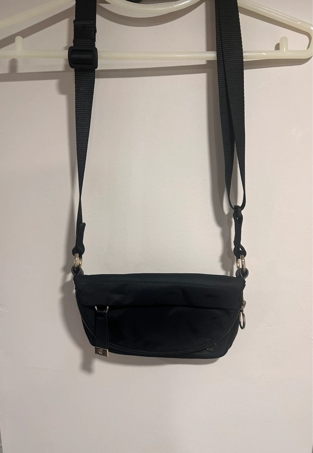 Lululemon Black Crossbody Bag - photo 2