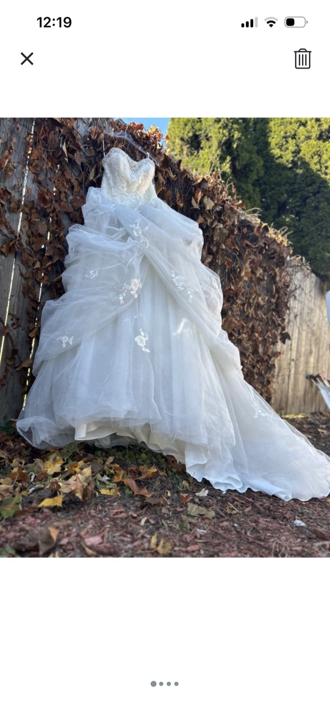 White Wedding Dress - photo 3