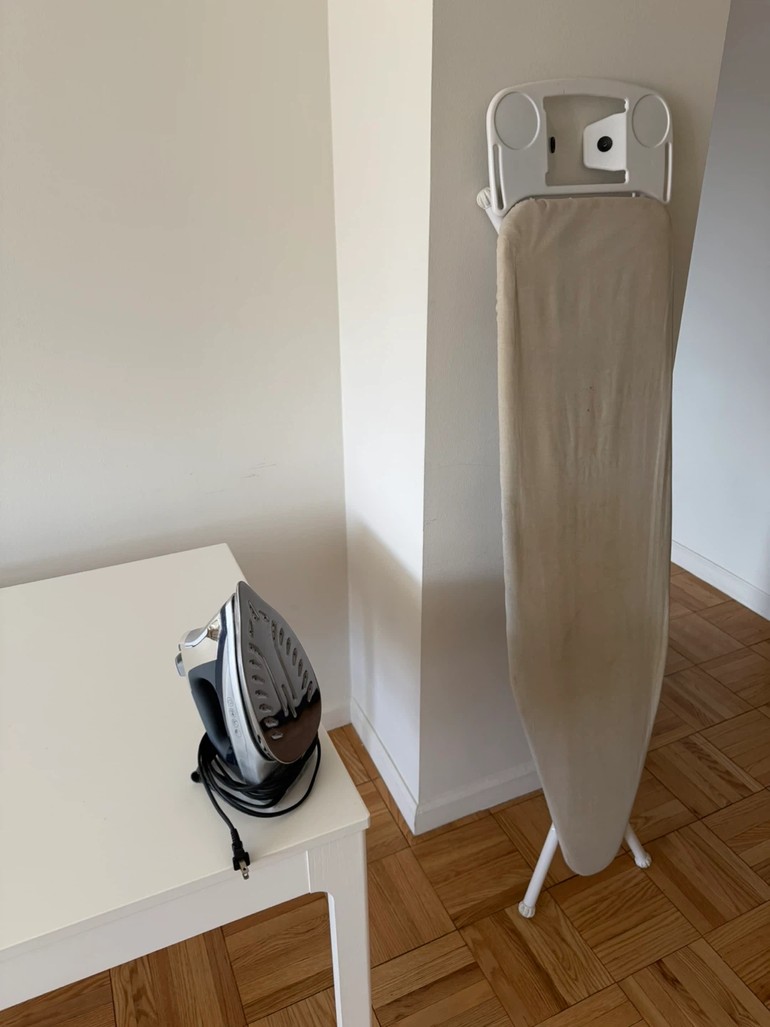 Black+Decker Iron + Ironing Table