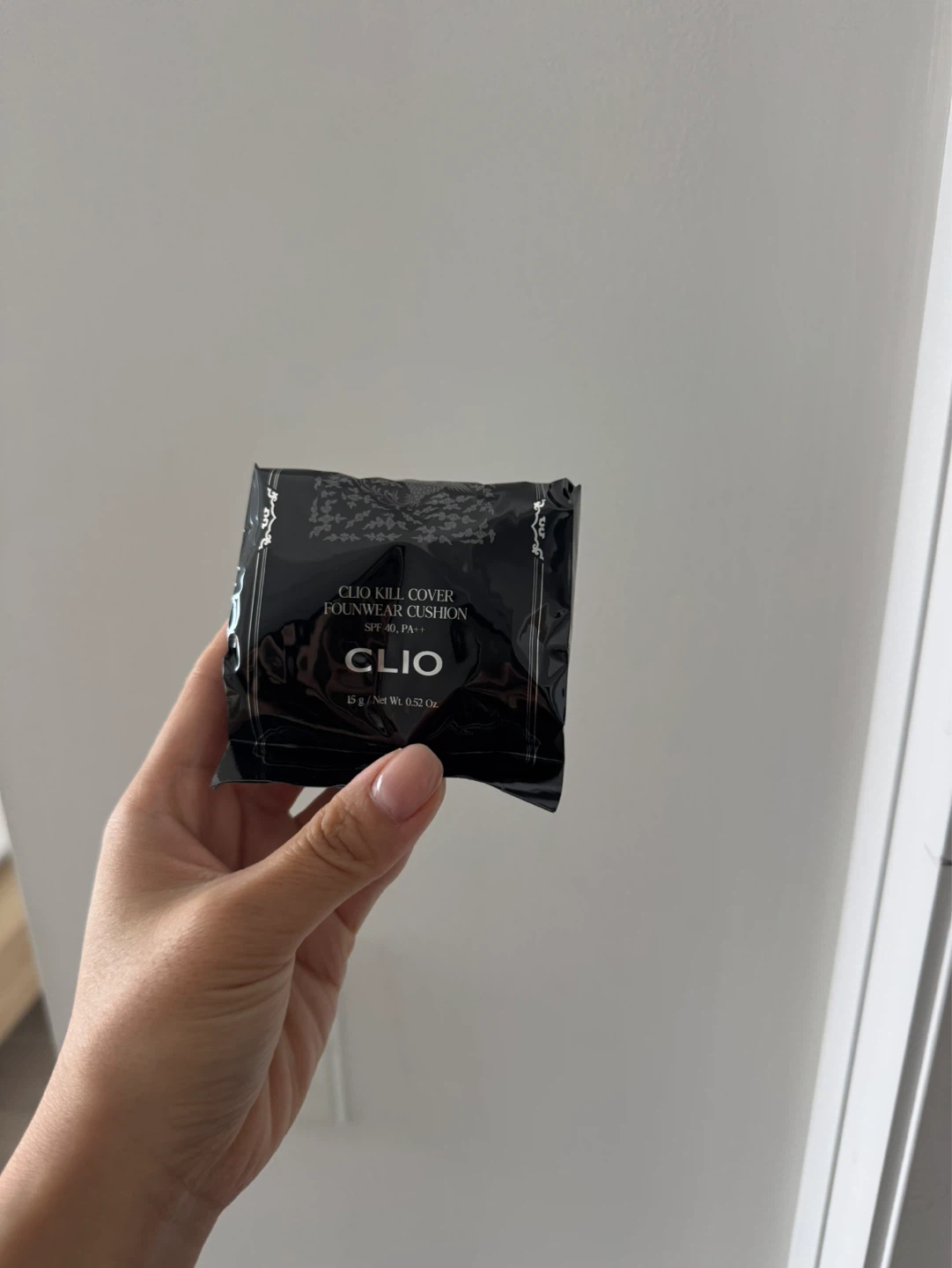 CLIO Kill Cover Founwear Cushion in 21N - photo 5