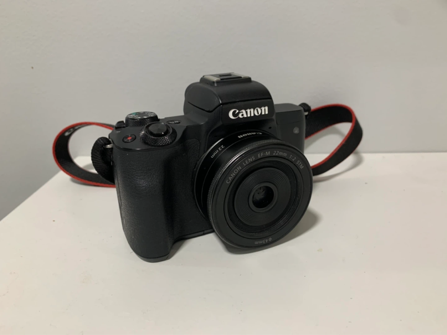 Canon Eos M50 and 22mm F2.0 lens set