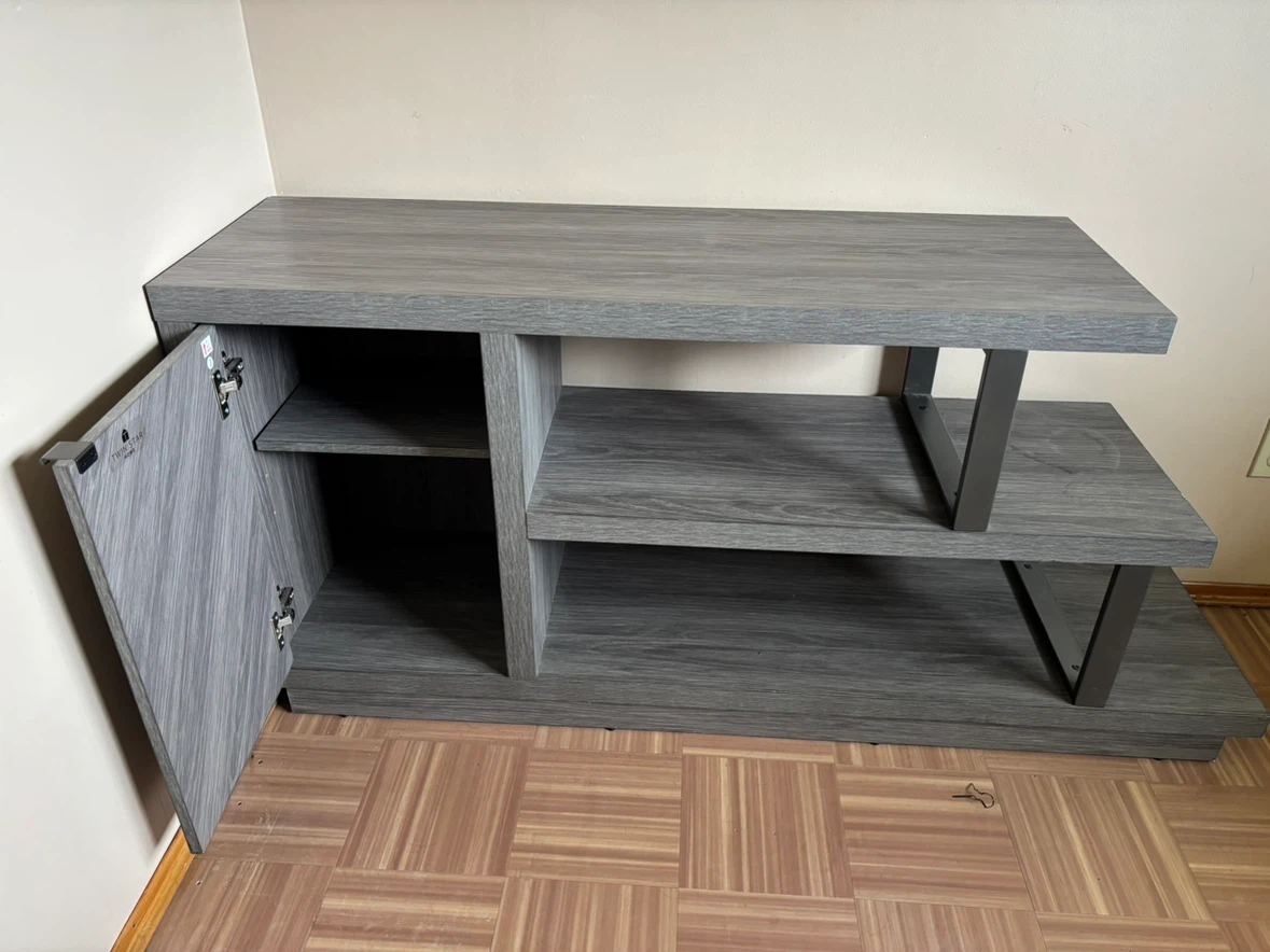 TV stand - photo 3