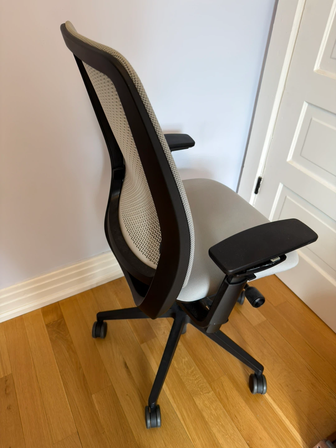 Steelcase Amia Air Office Chair - photo 2