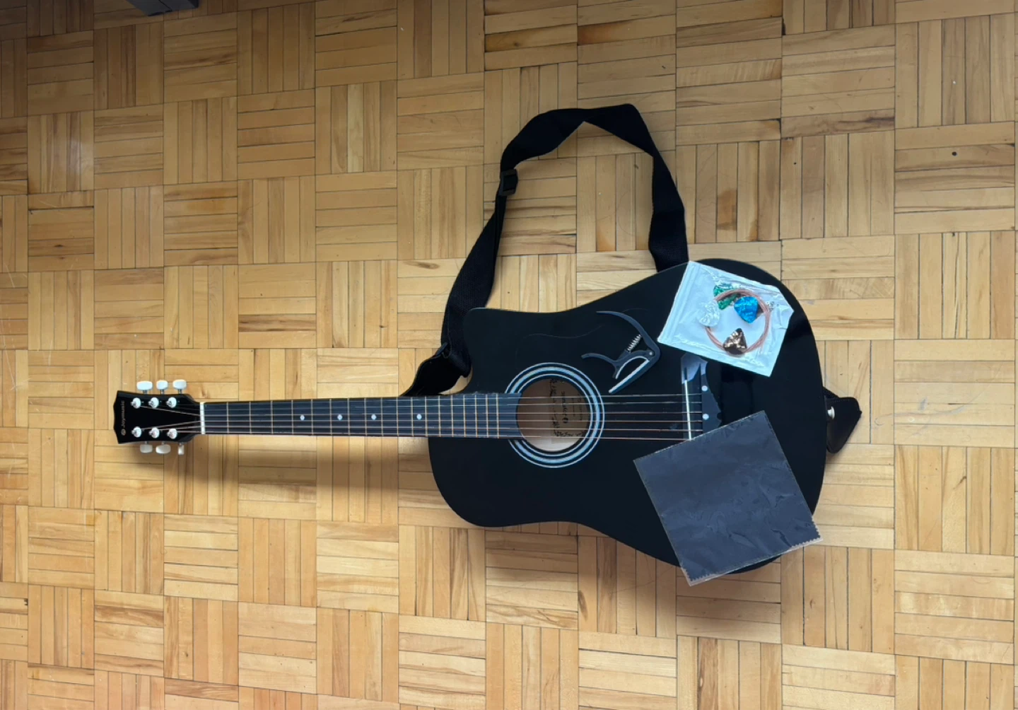 38 Inch acoustic guitar - photo 3